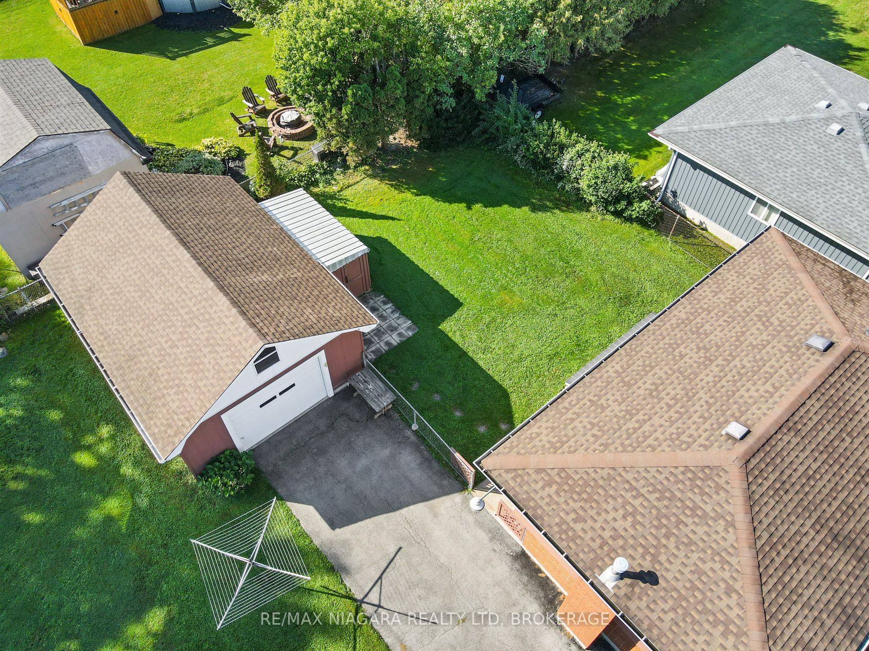 134 Champlain Drive N Property Photo 29