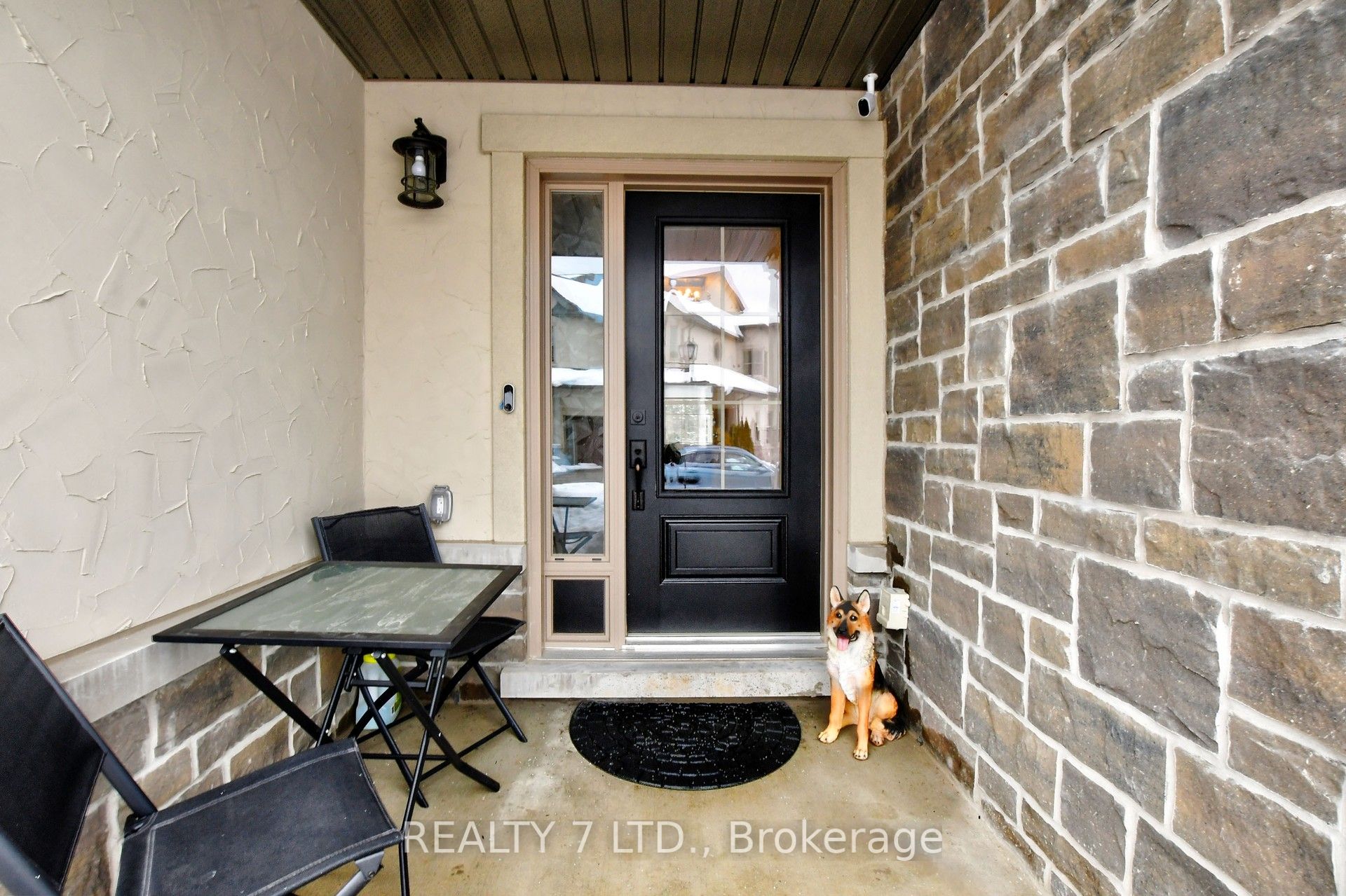 53 Aberdeen Lane S Property Photo 3
