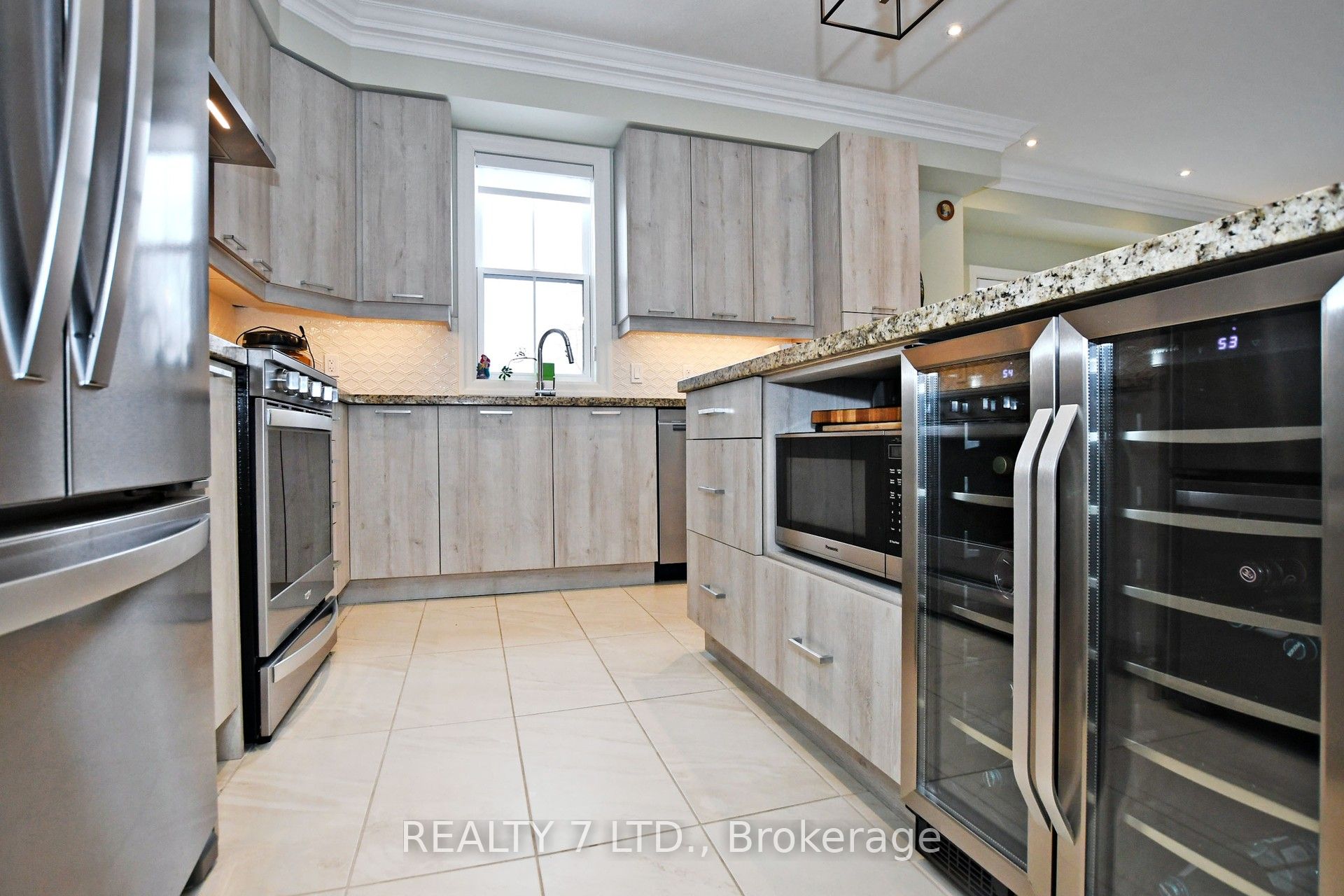 53 Aberdeen Lane S Property Photo 10