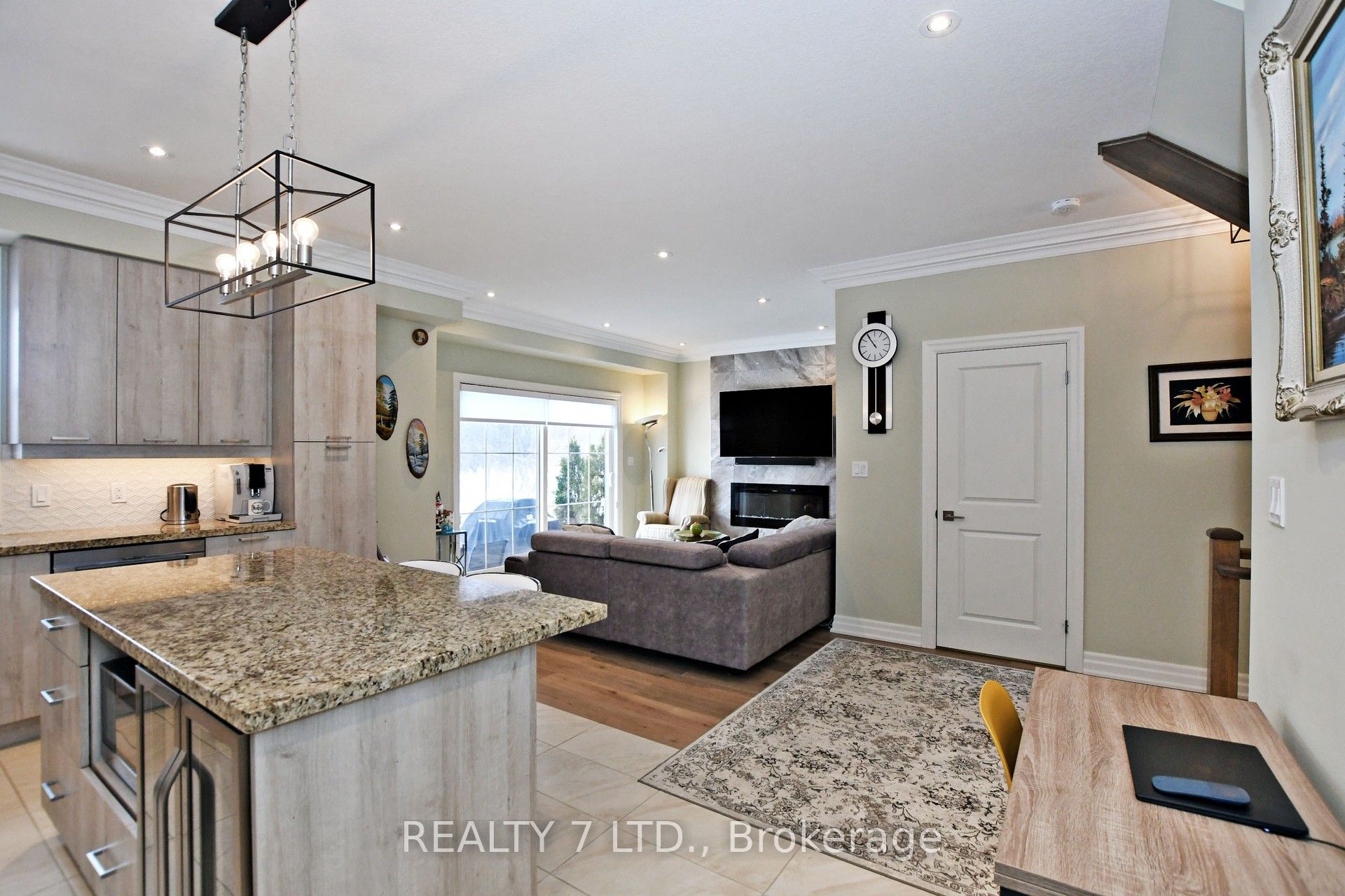 53 Aberdeen Lane S Property Photo 11