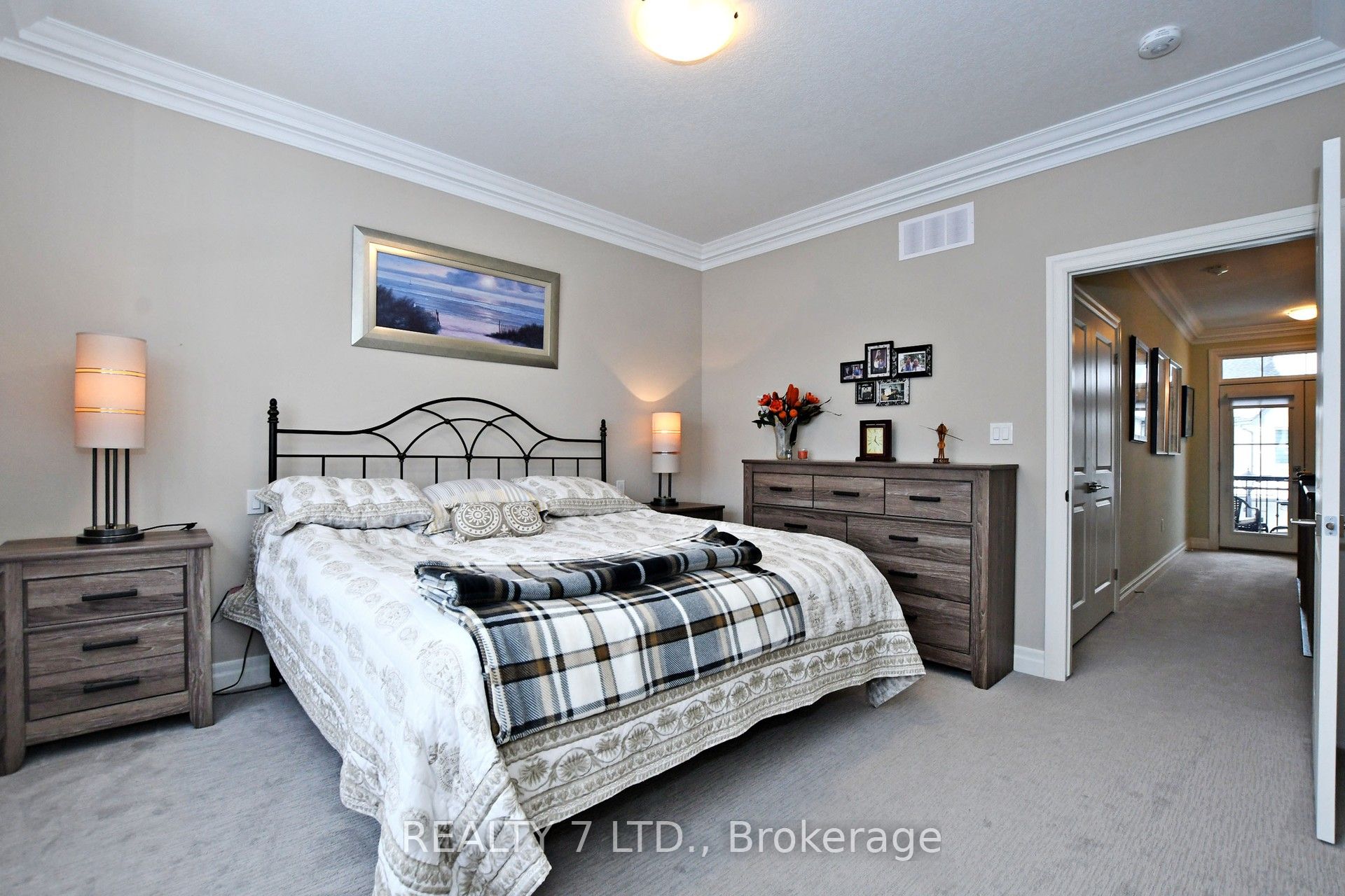 53 Aberdeen Lane S Property Photo 18