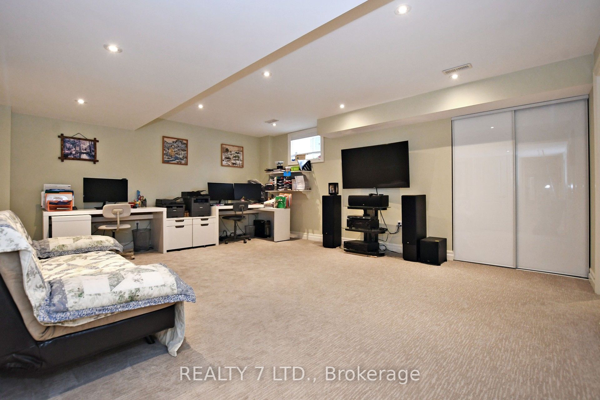 53 Aberdeen Lane S Property Photo 38