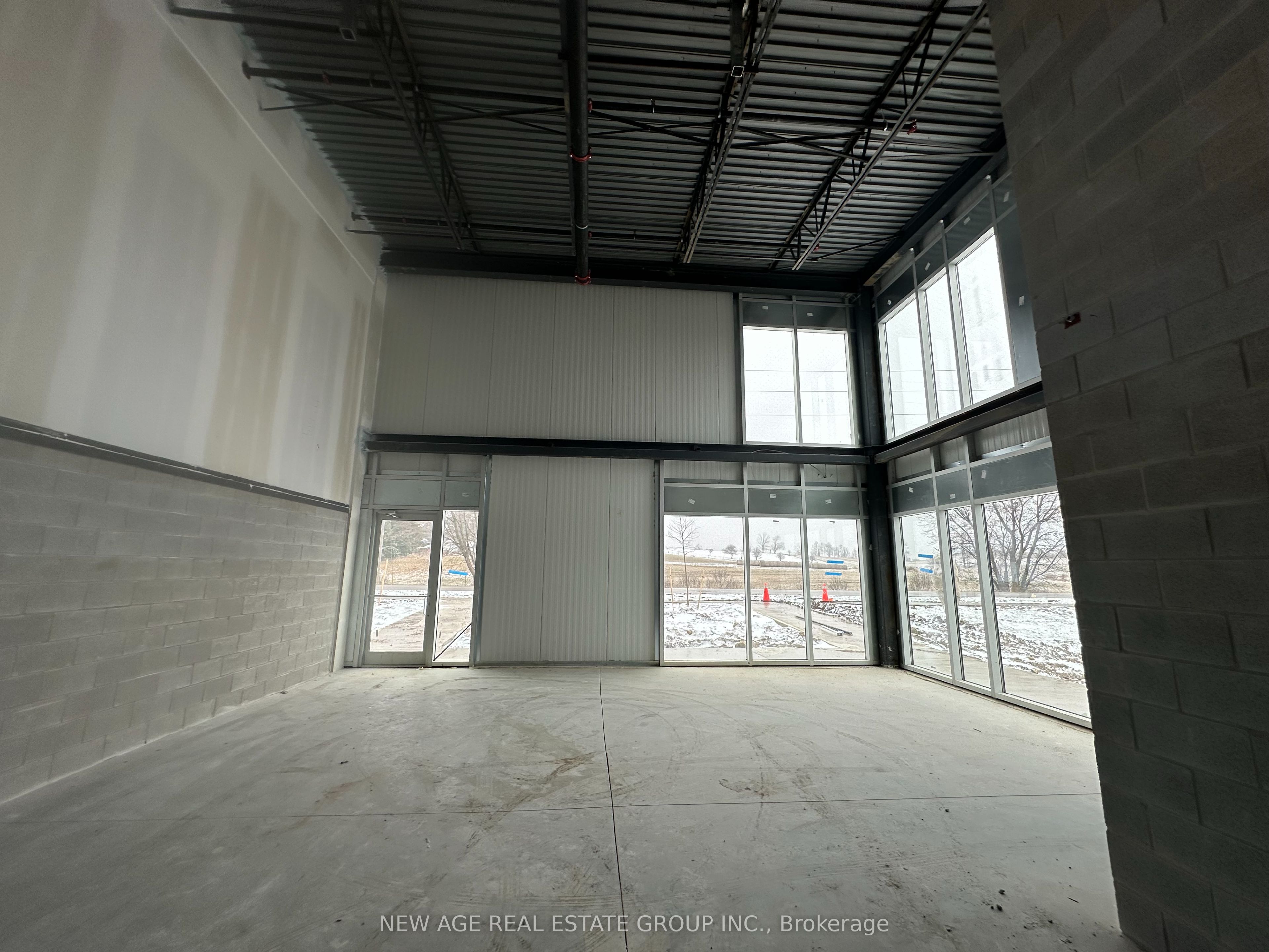 #7 - 595 Hanlon Creek Boulevard Property Photo 2