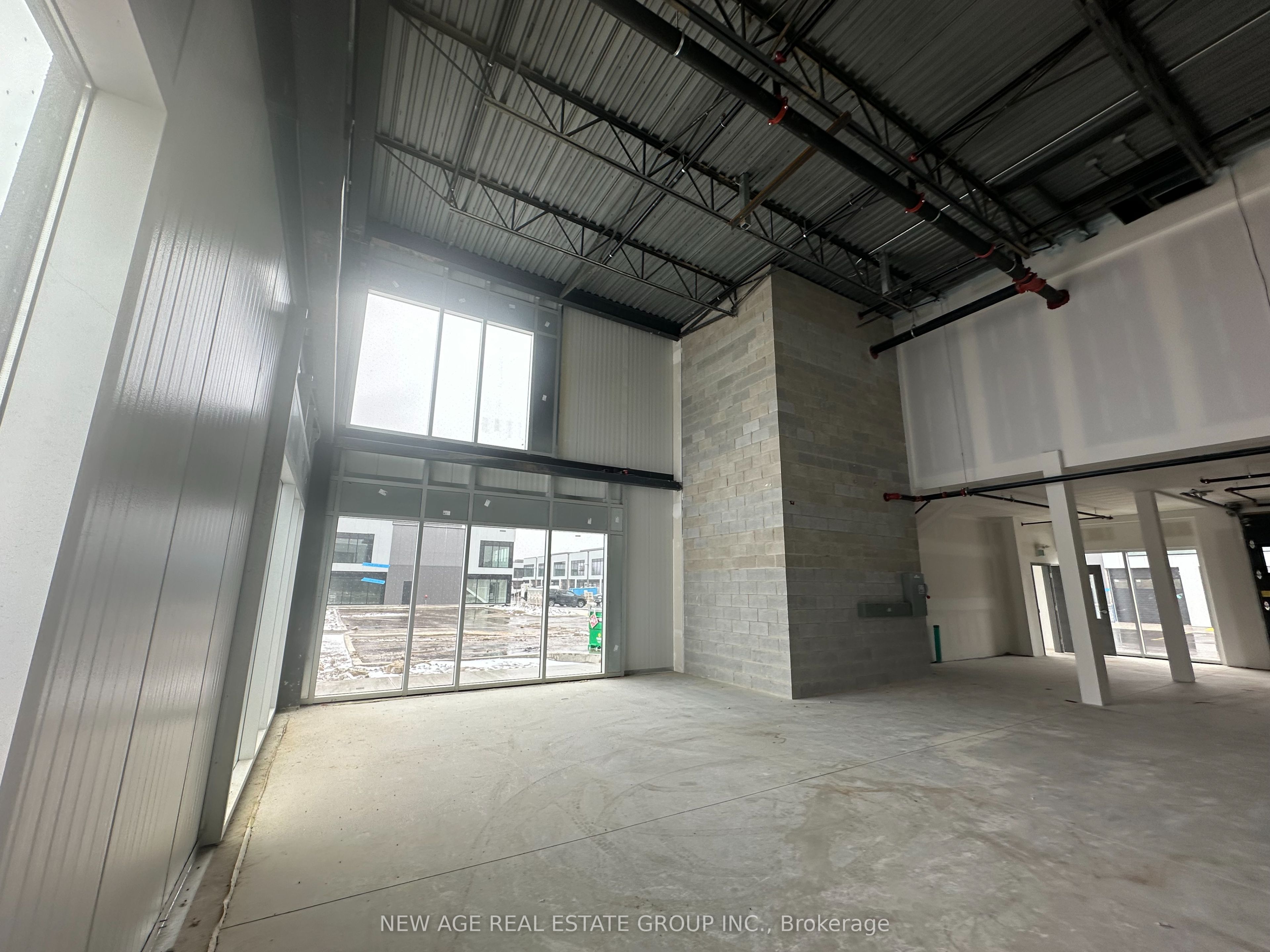 #7 - 595 Hanlon Creek Boulevard Property Photo 4