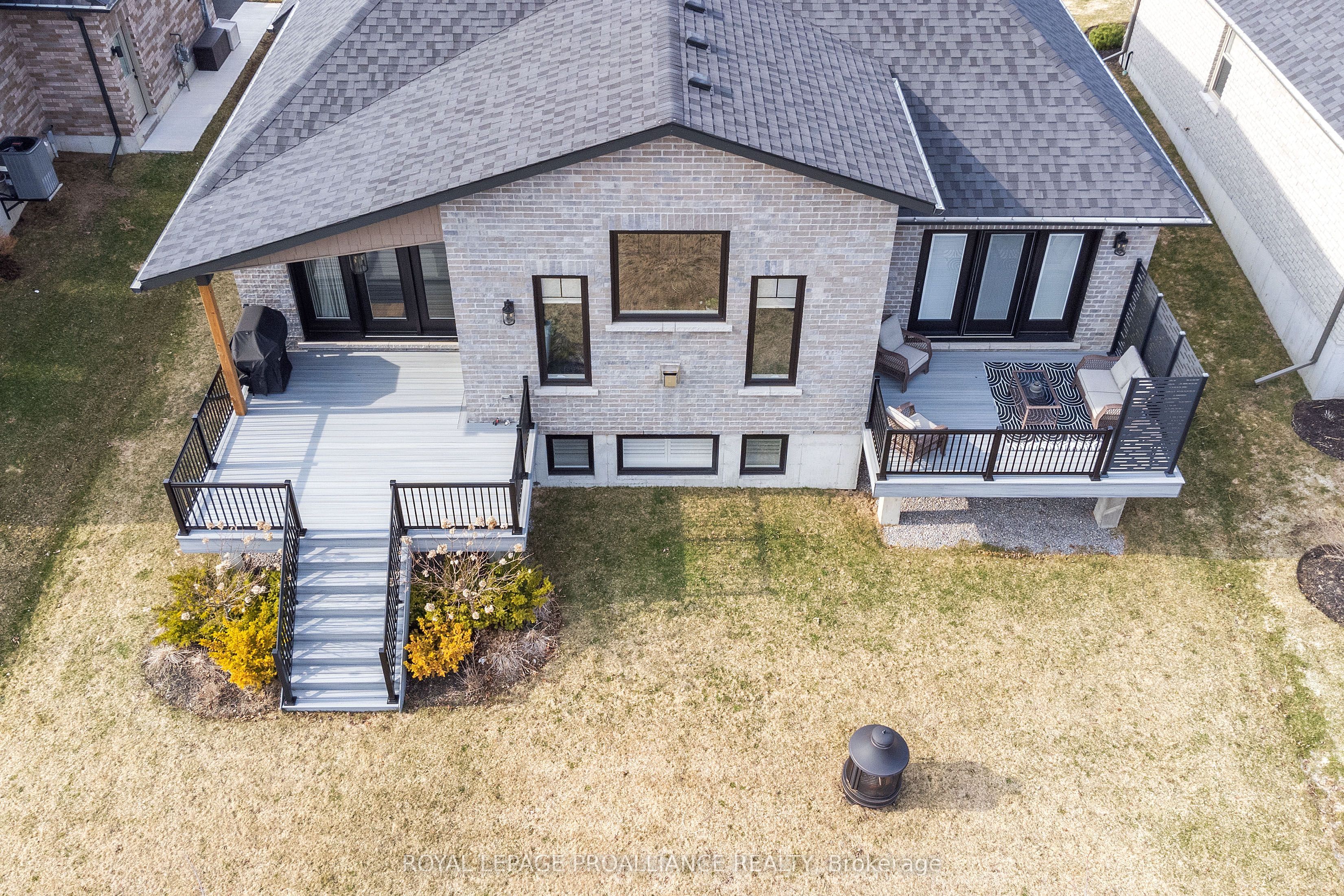 24 Cardinal Court Property Photo 2