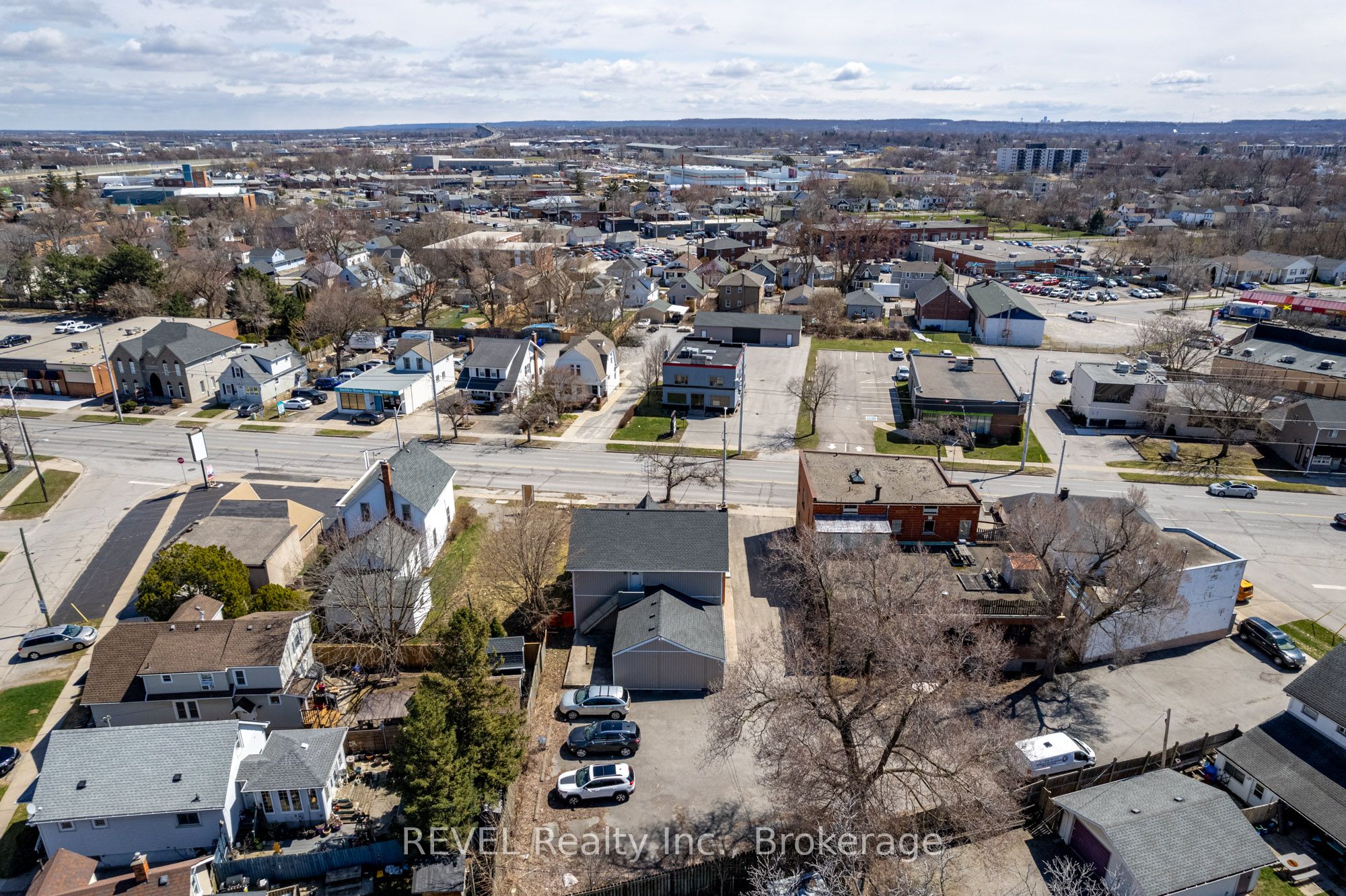 131 Niagara Street Property Photo 5