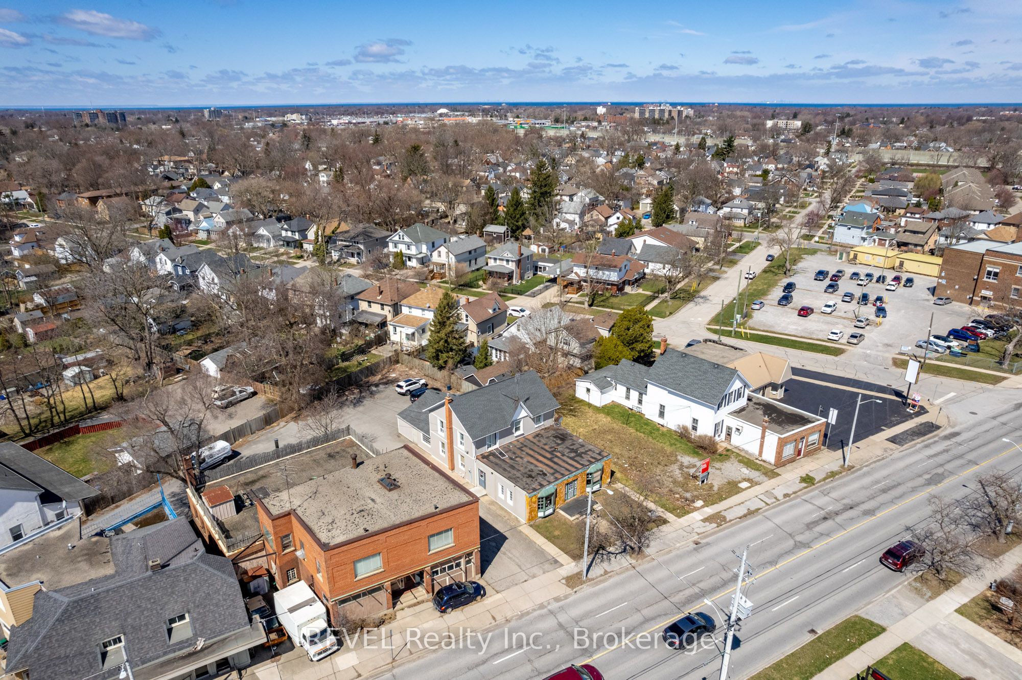 131 Niagara Street Property Photo 7