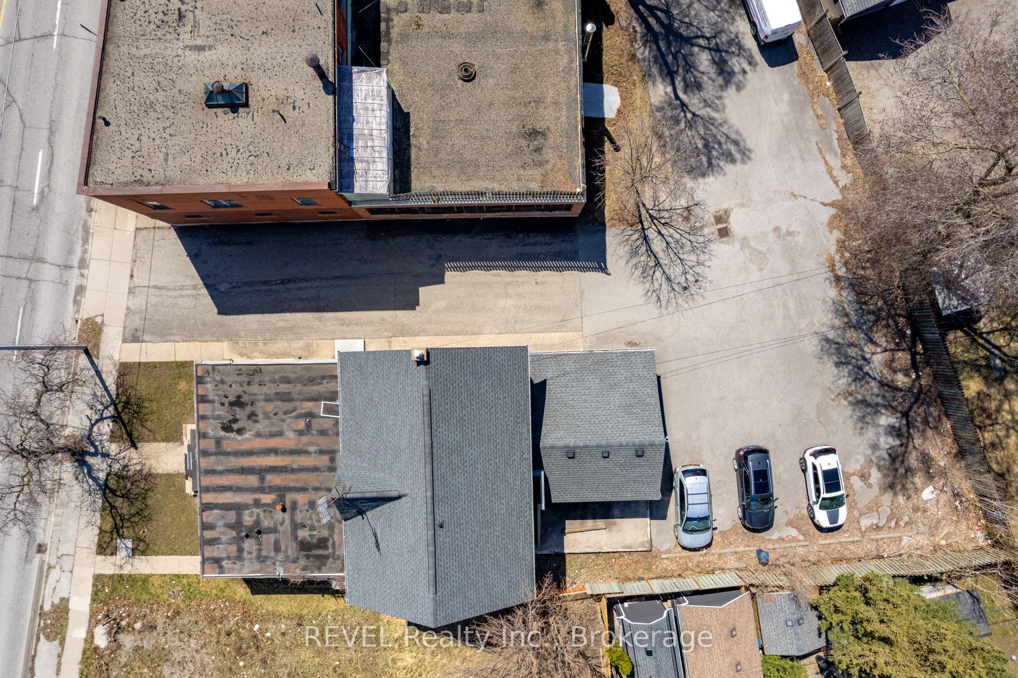131 Niagara Street Property Photo 12