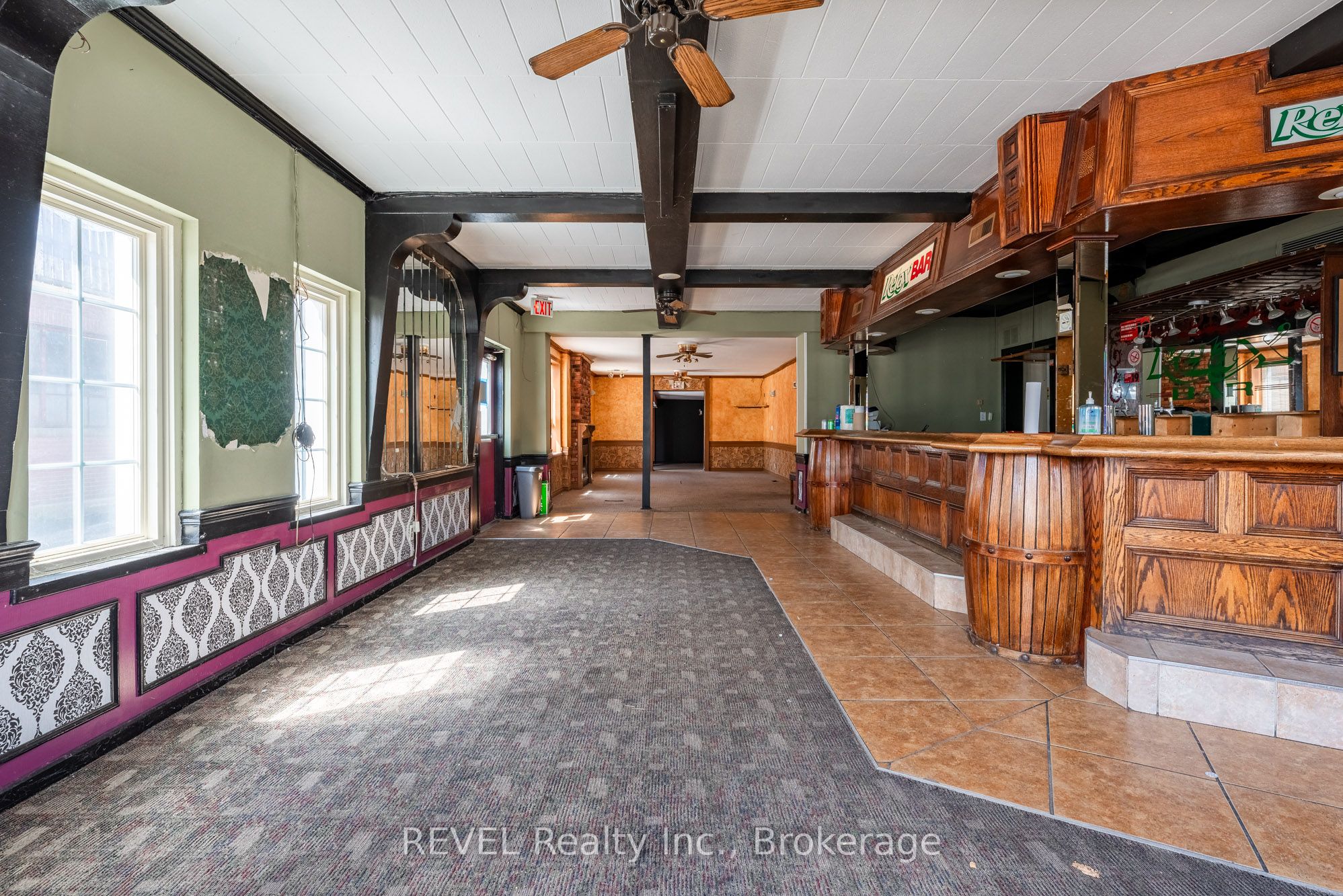 131 Niagara Street Property Photo 24