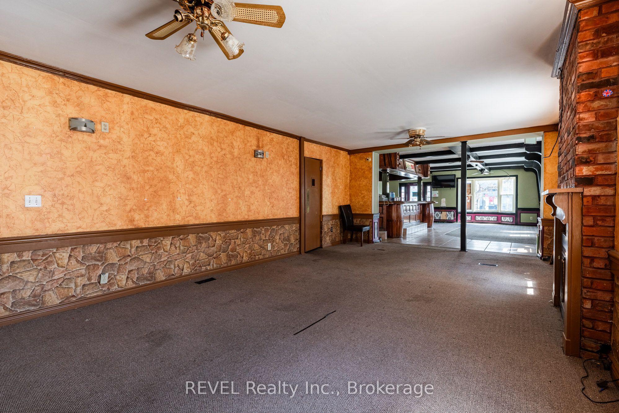 131 Niagara Street Property Photo 29