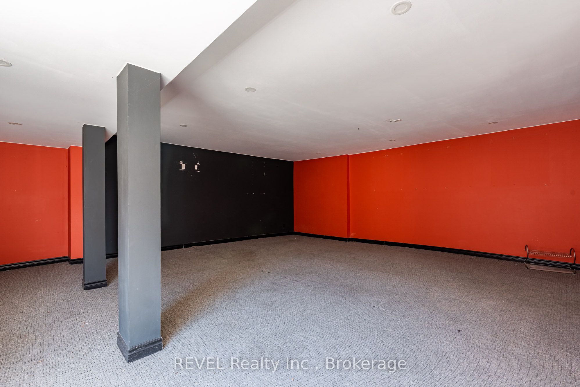 131 Niagara Street Property Photo 31