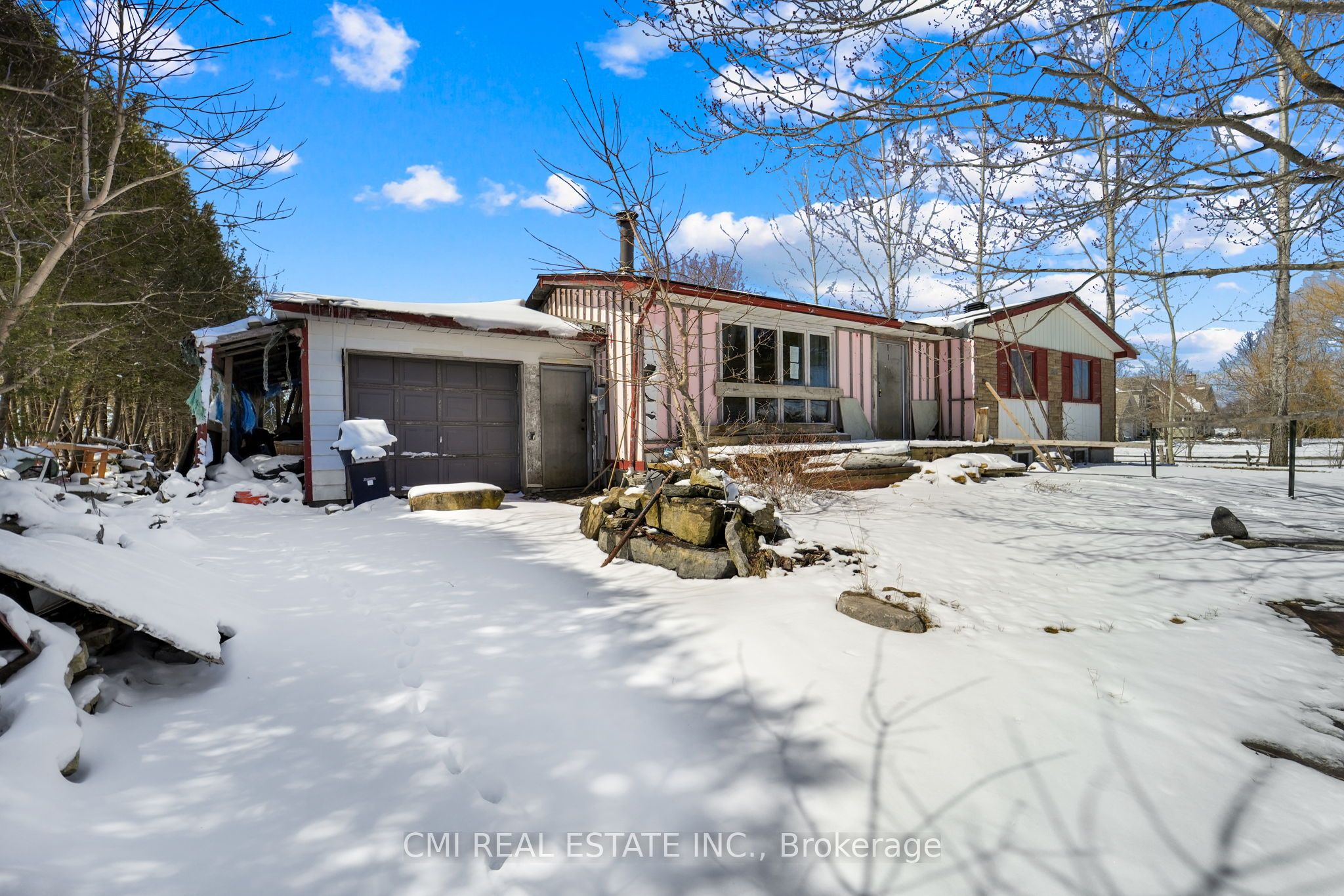 1568 Pilon Road Property Photo