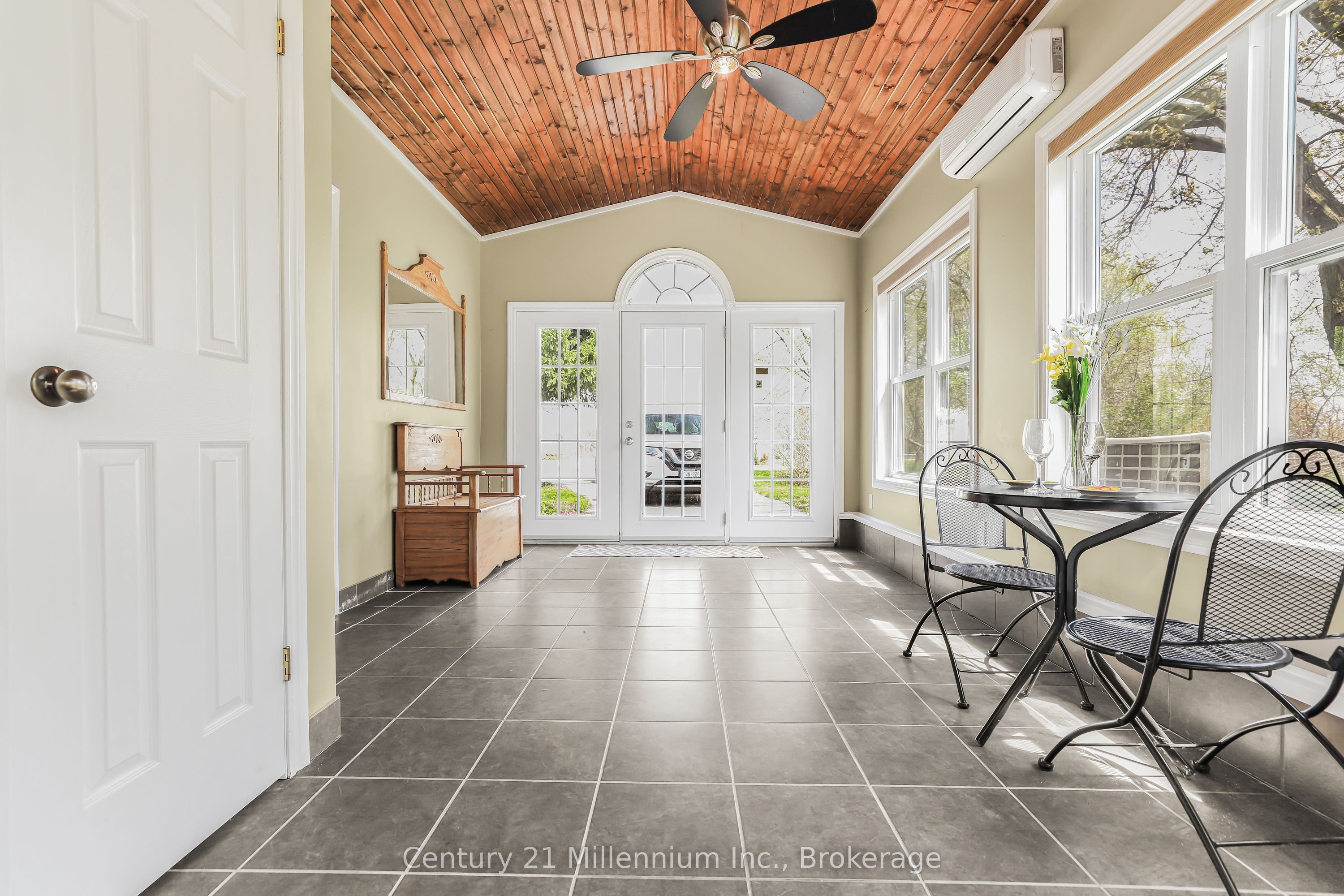 72234 Lakeshore Drive Property Photo 6