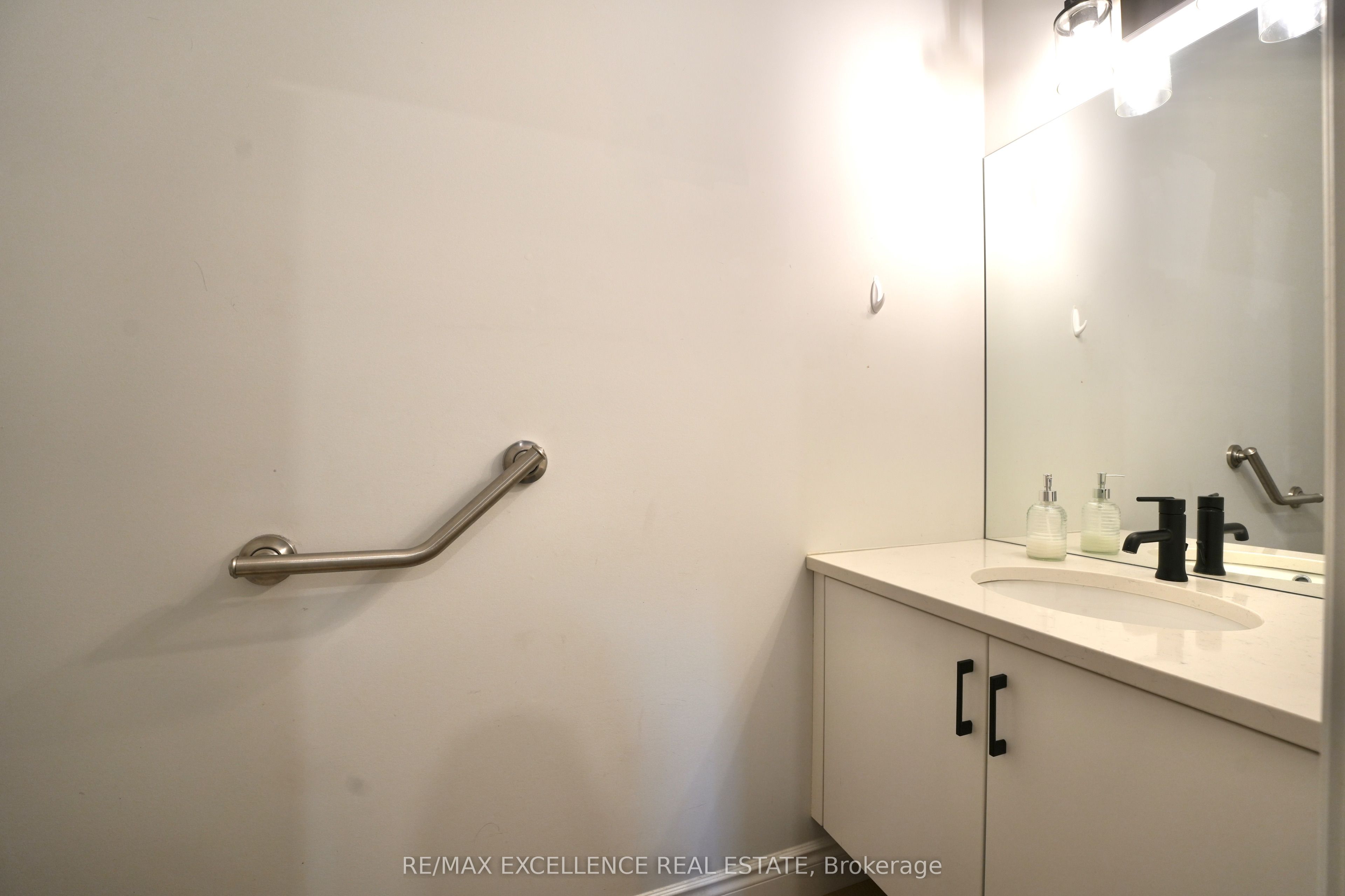 90 Wayside Lane Property Photo 5