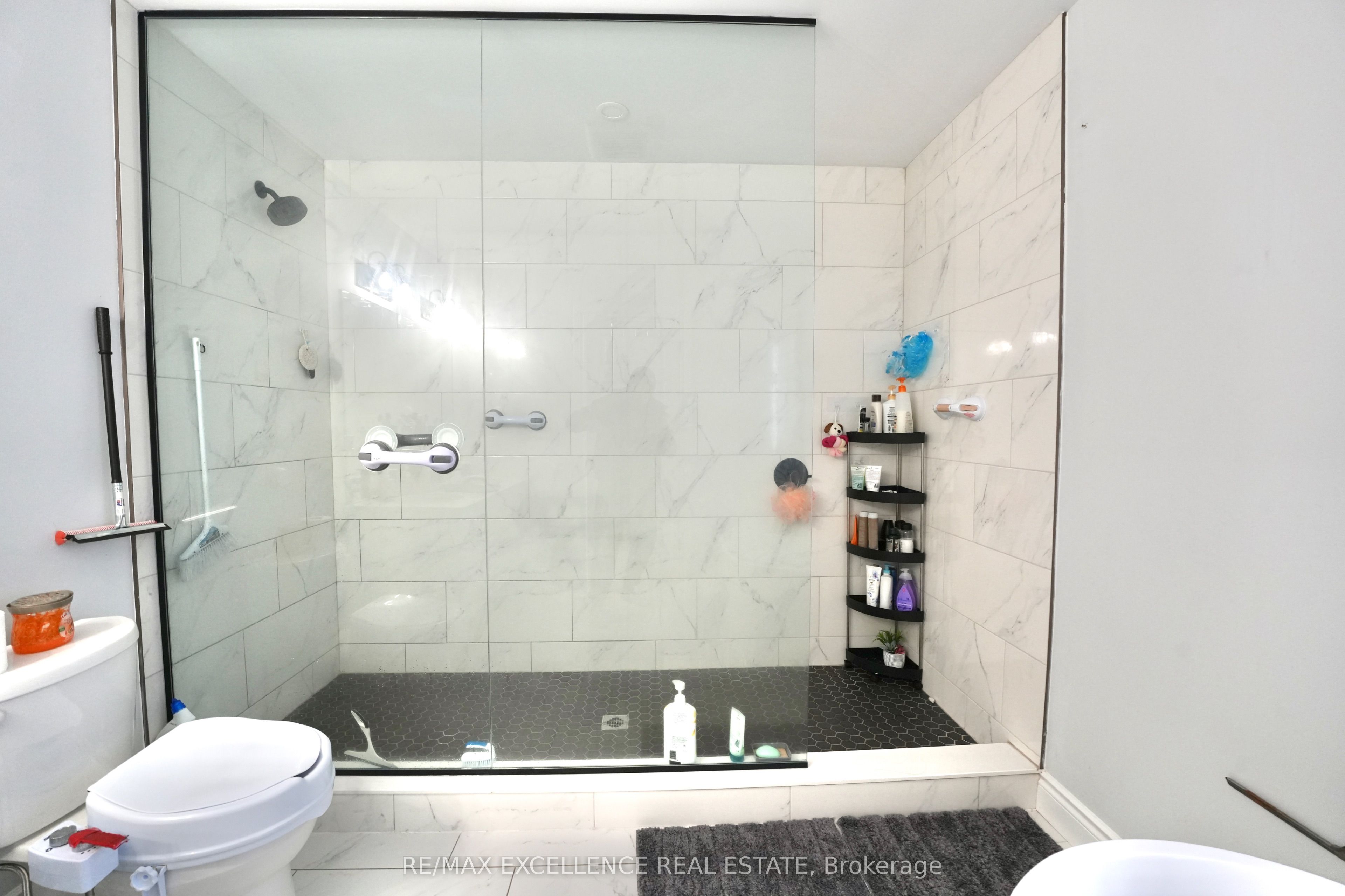 90 Wayside Lane Property Photo 16