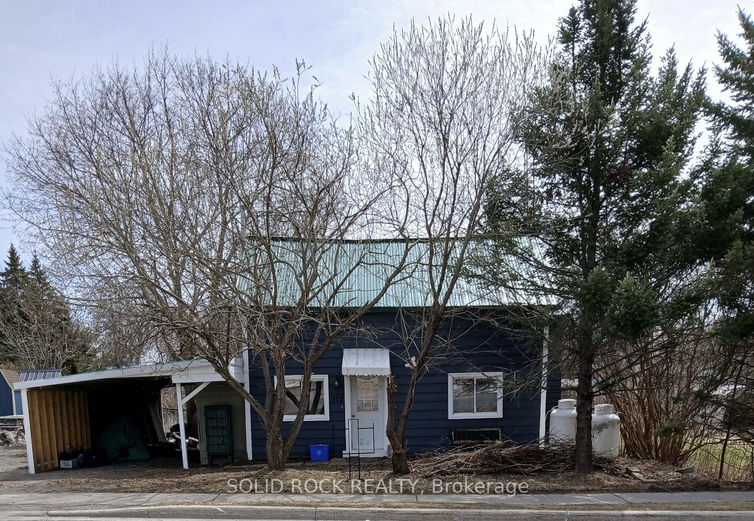 112 Broadway St E Property Photo