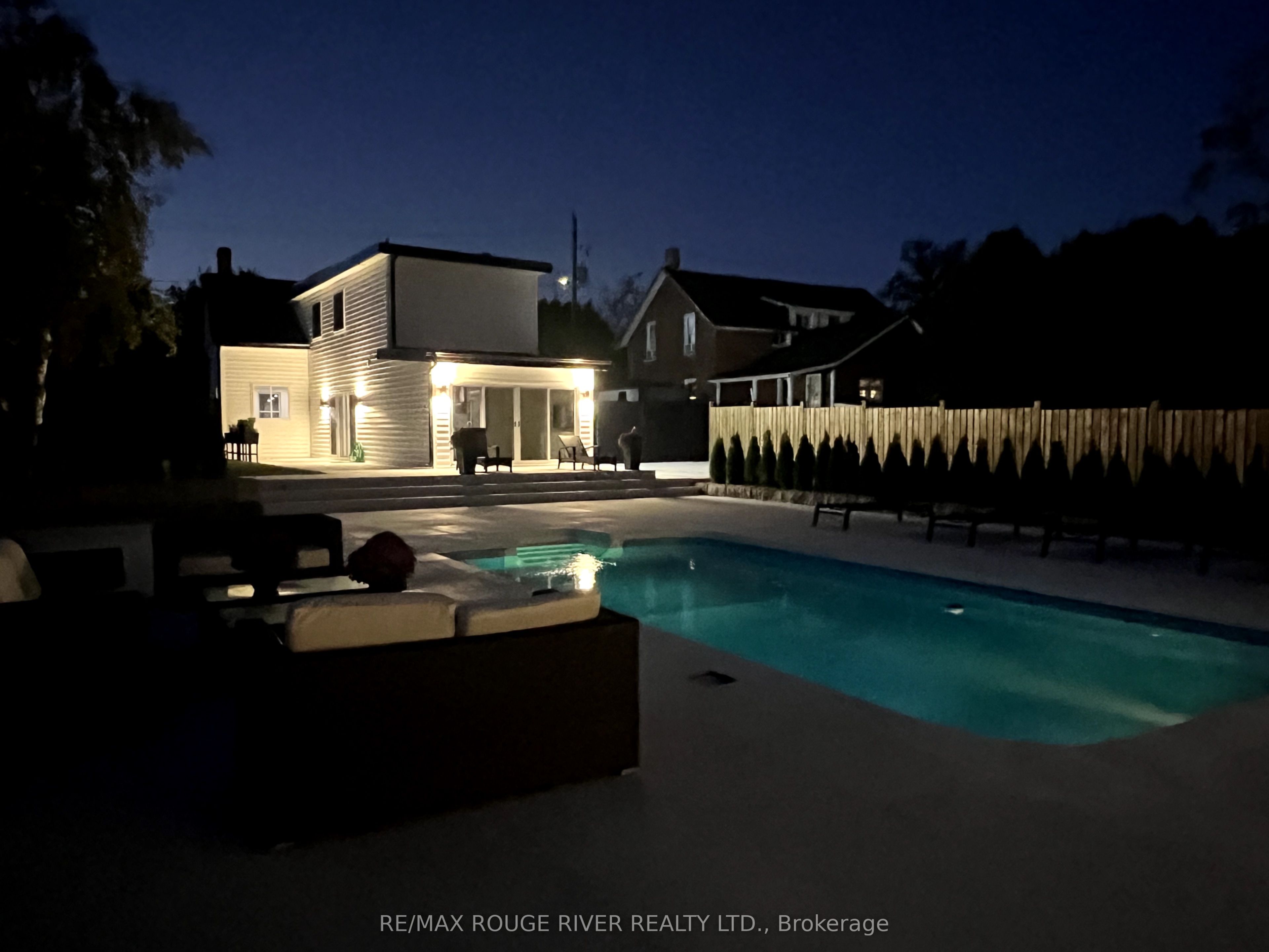 375 King Street W Property Photo 5
