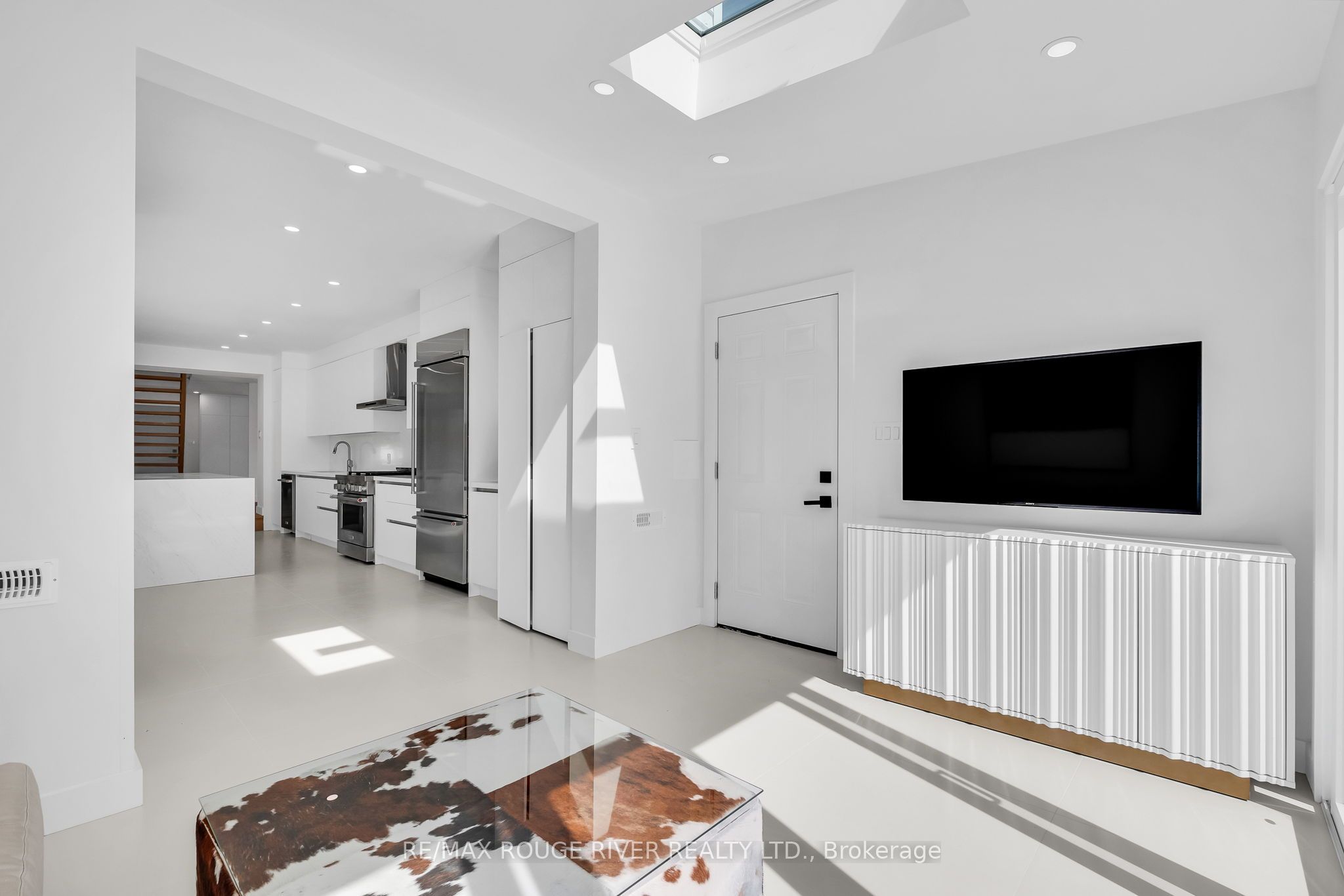 375 King Street W Property Photo 8