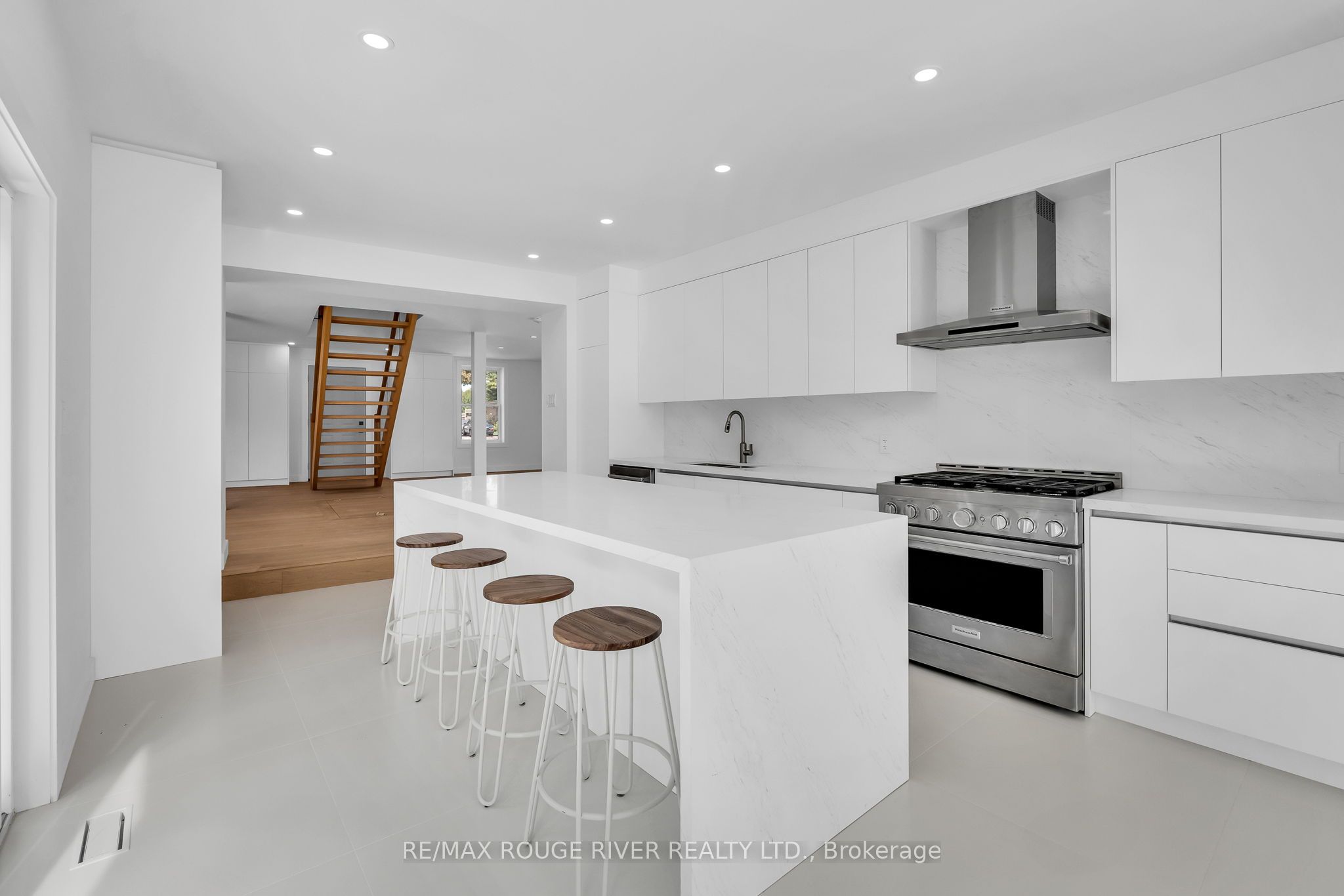 375 King Street W Property Photo 10
