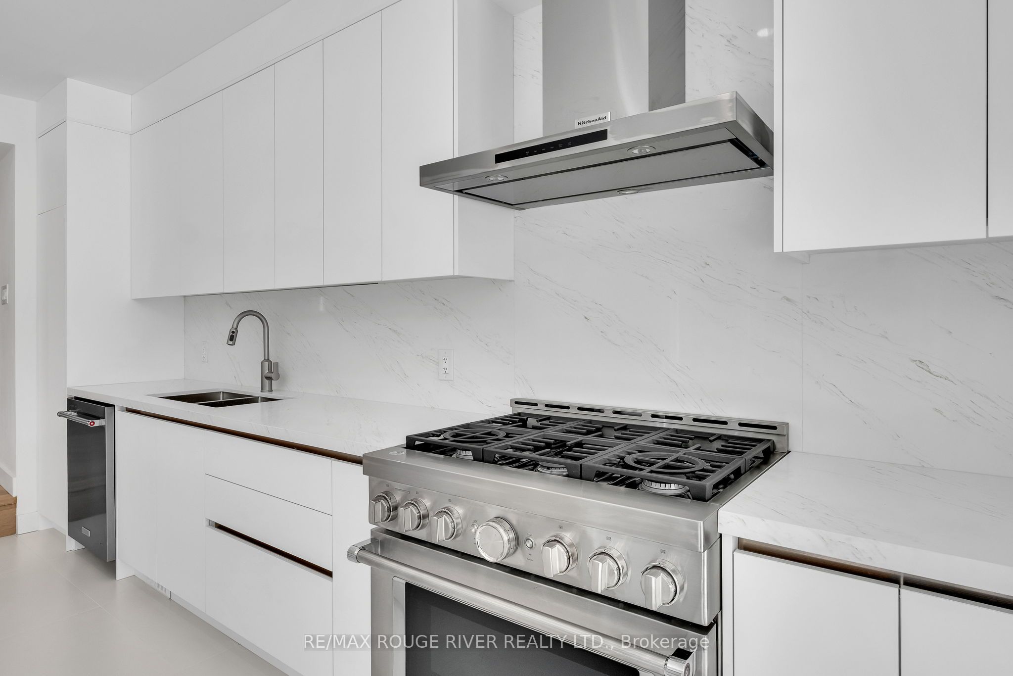 375 King Street W Property Photo 11