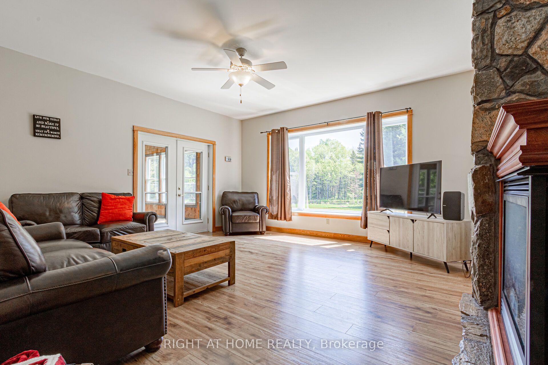 146 Oke Drive Property Photo 6