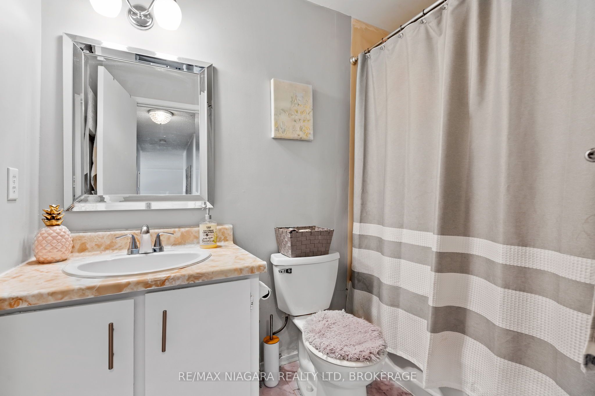 72 Main Street E 323 Property Photo 13
