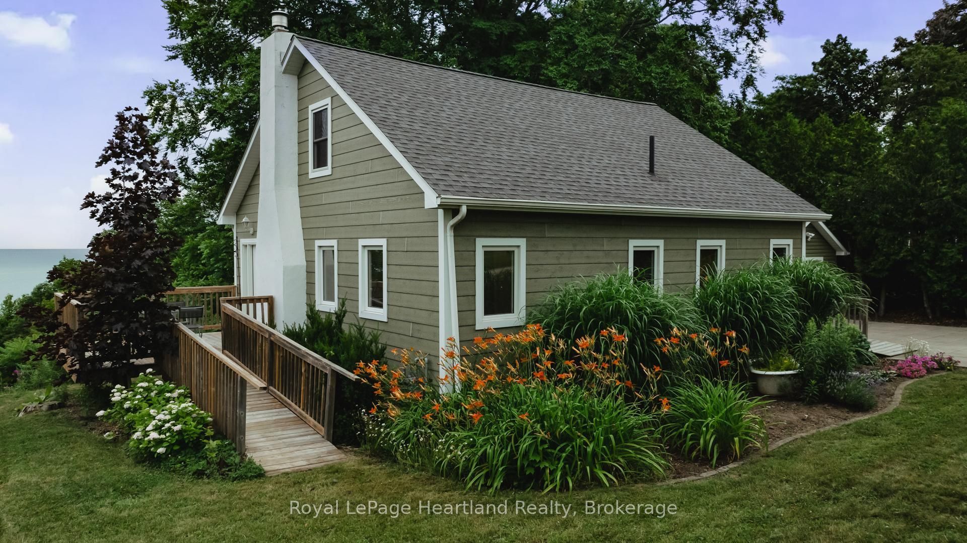 8 Cedar Drive Property Photo 1
