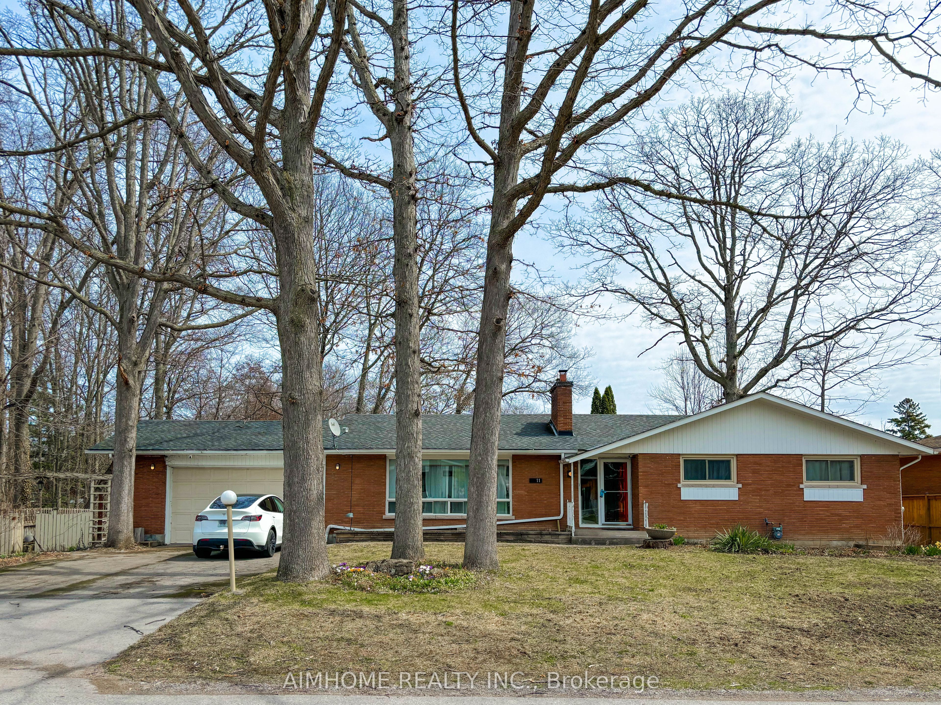 11 Dixie Avenue Property Photo