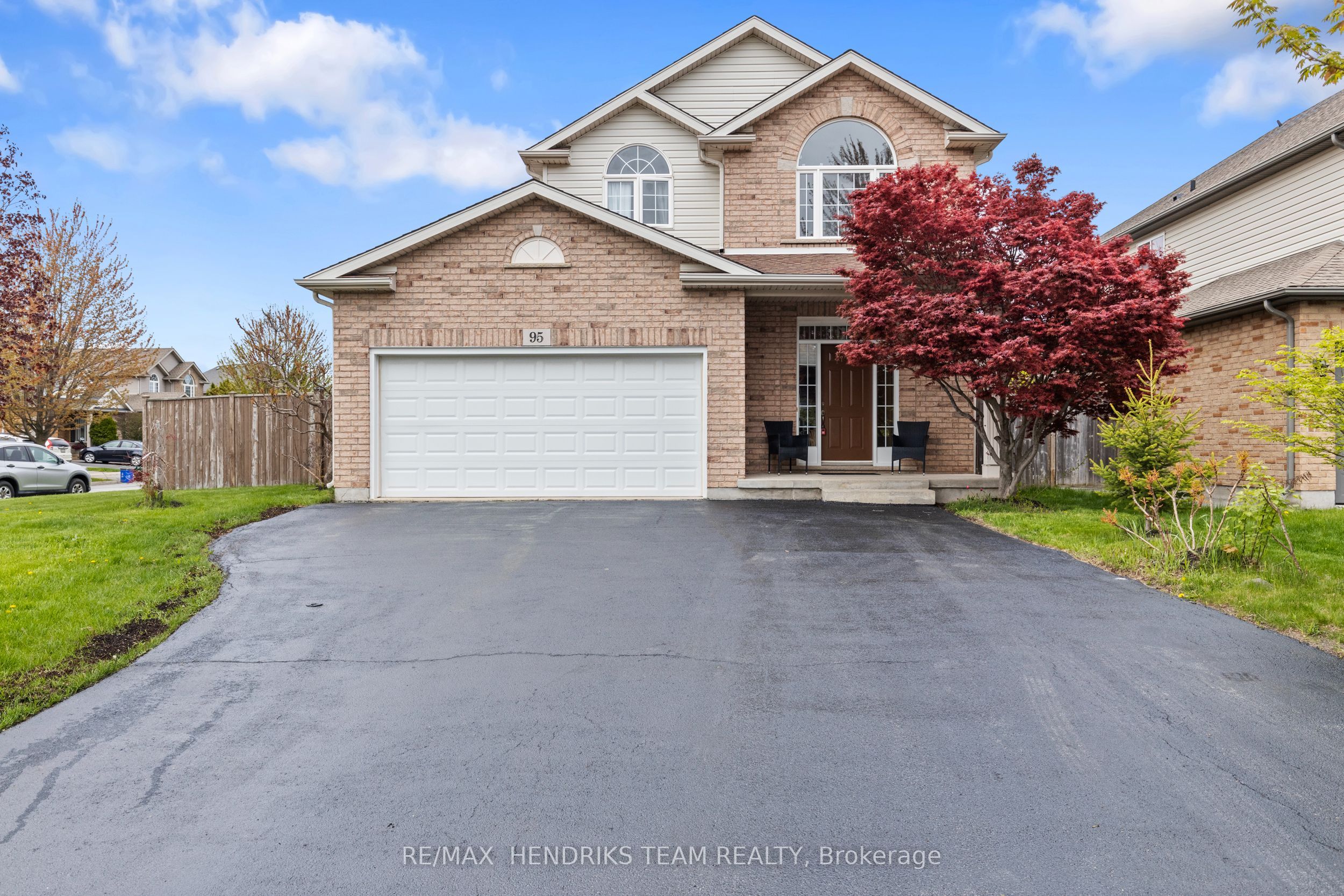 95 Loretta Drive Property Photo 1