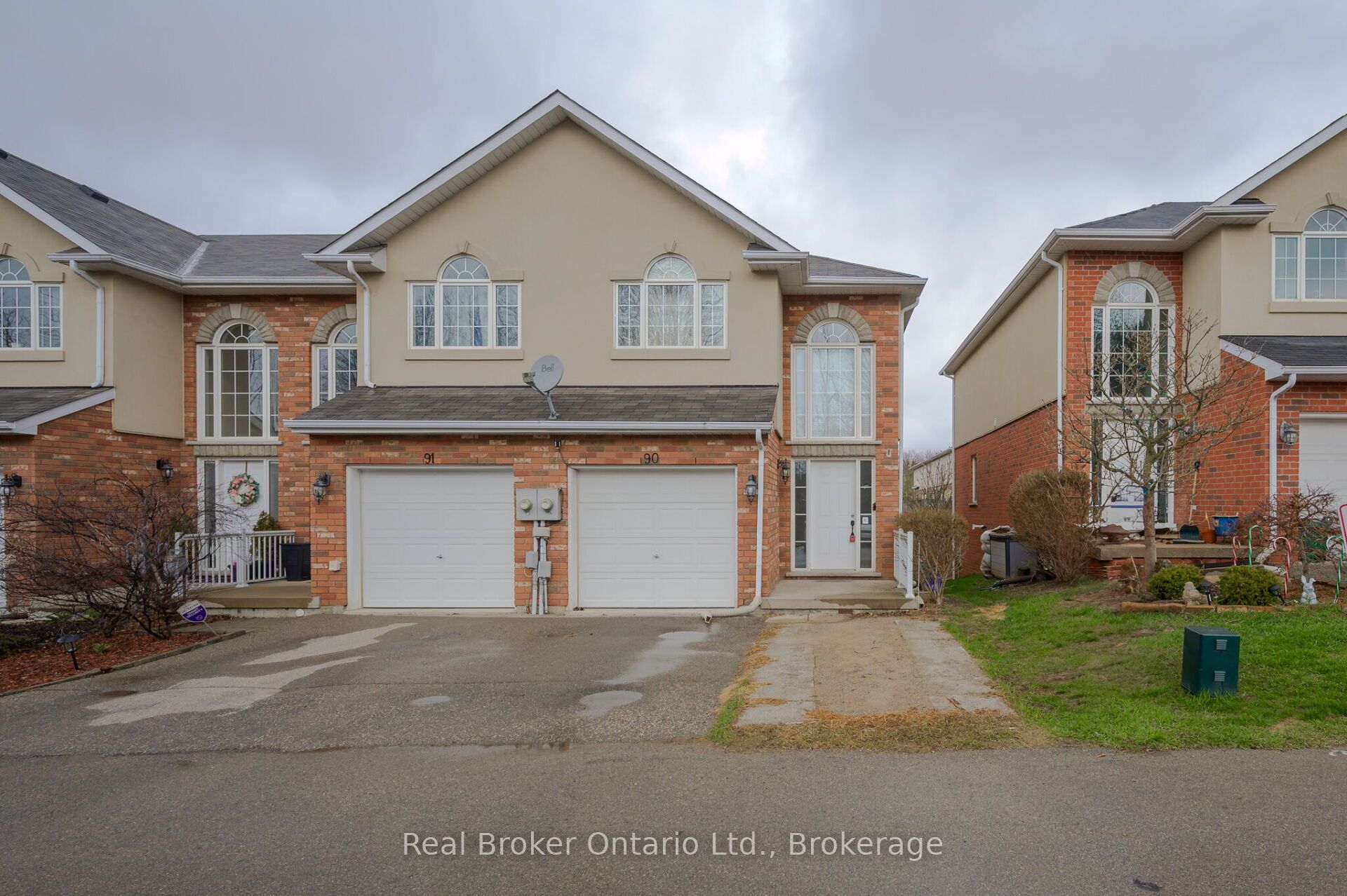 20 Mcconkey Cres Property Photo