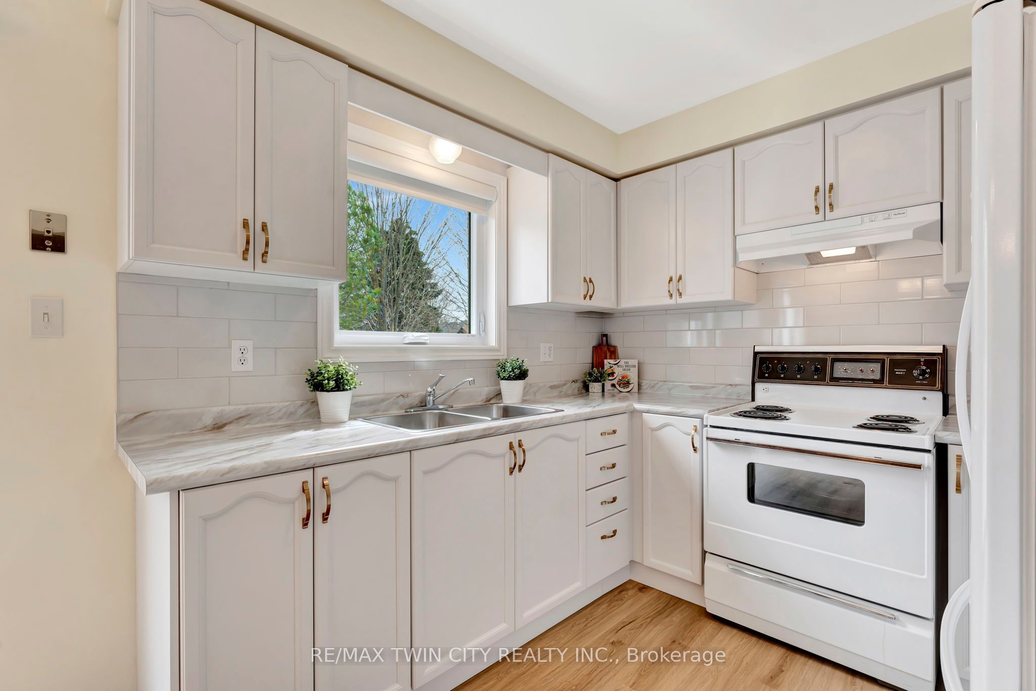 14 Broom Street Property Photo 6