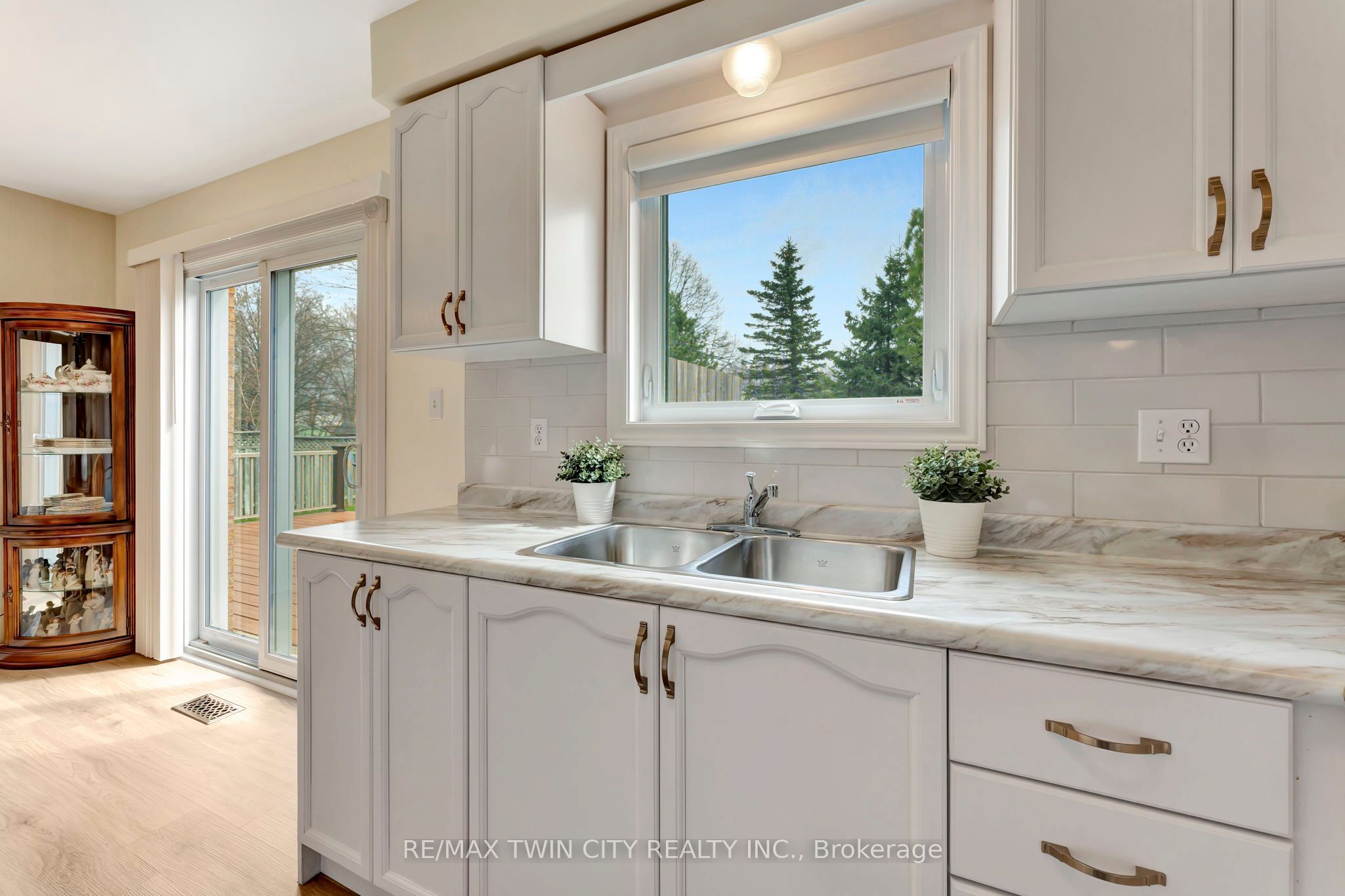 14 Broom Street Property Photo 8