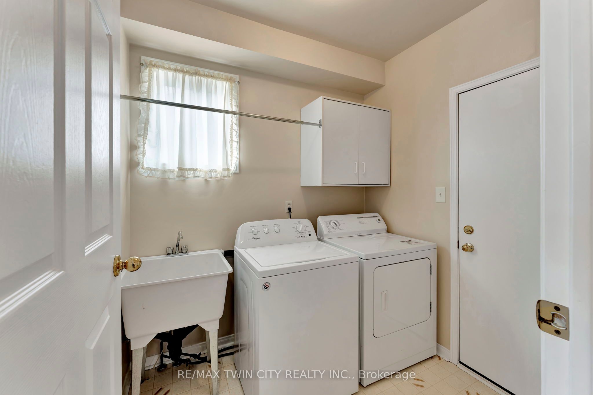 14 Broom Street Property Photo 16