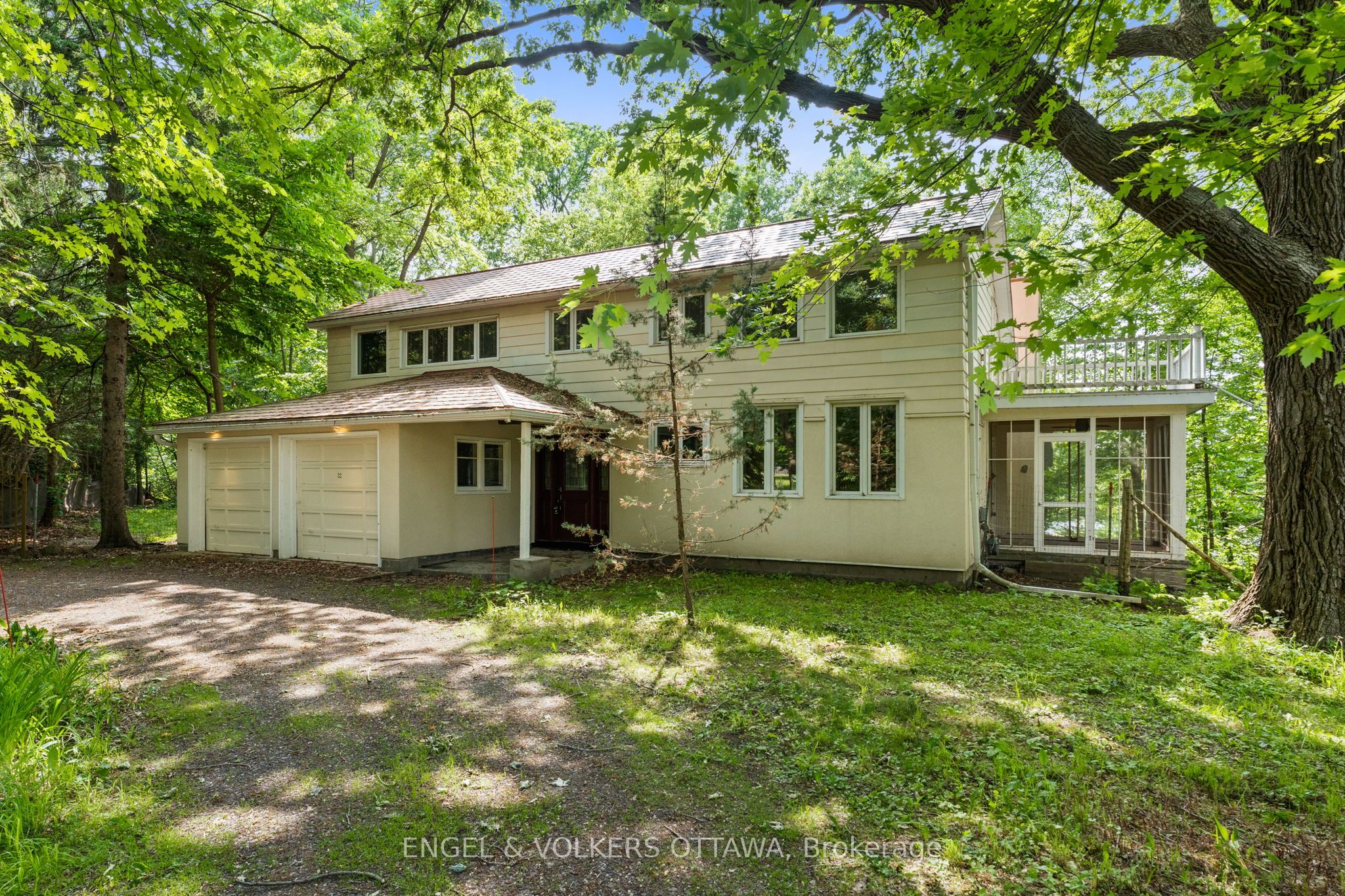 32 Ryeburn Drive Property Photo 1