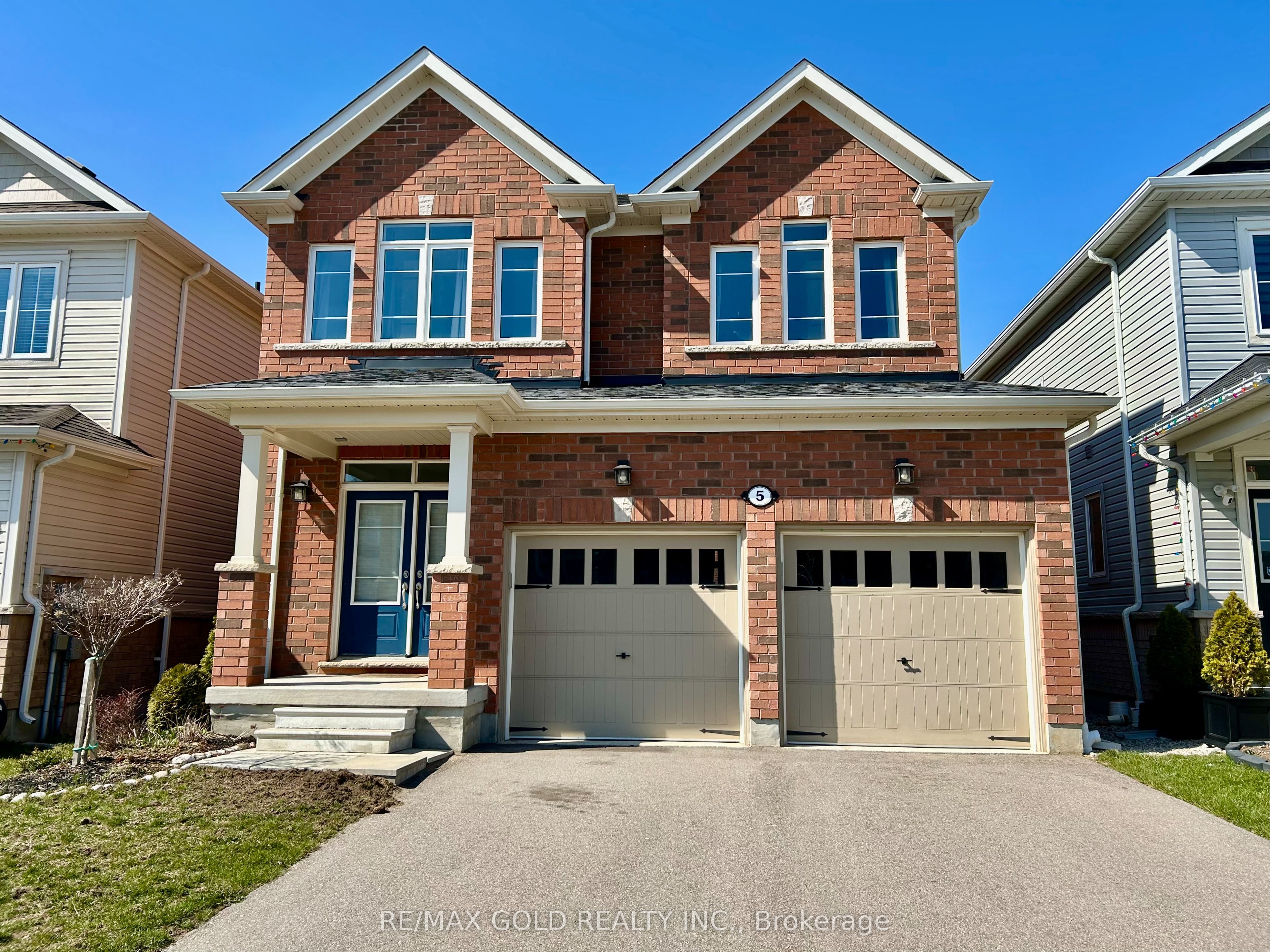 5 Attleberry Crescent Property Photo