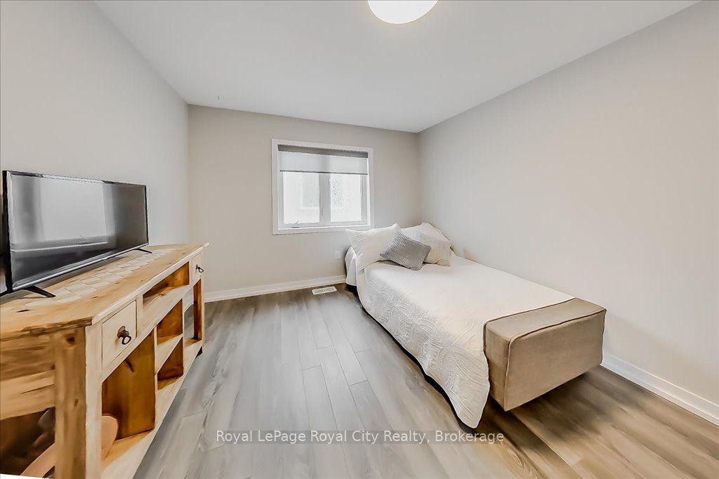262 Dolman St Property Photo 29