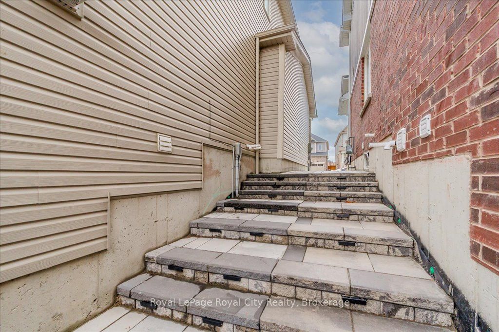 262 Dolman St Property Photo 42