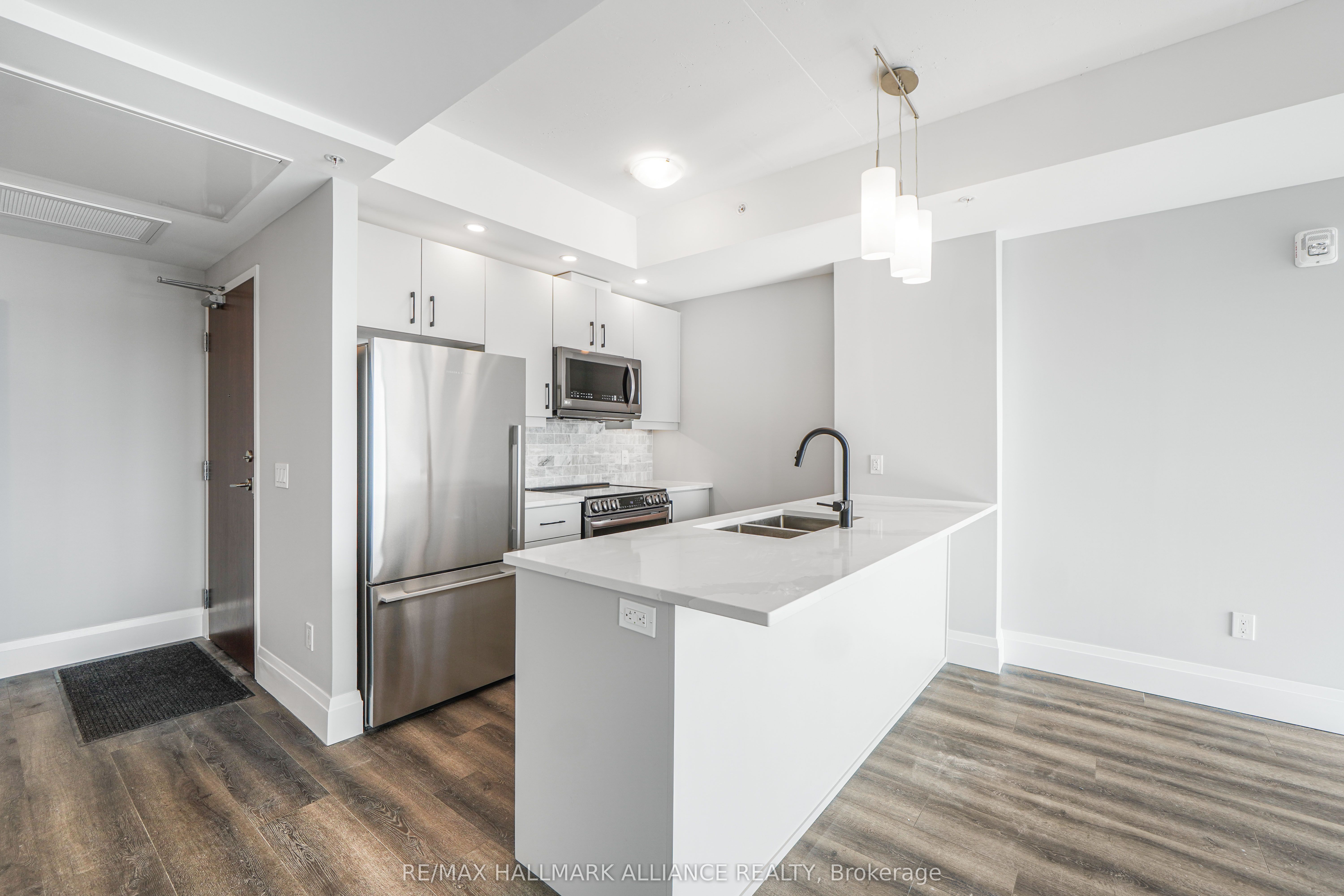 108 Garment Street 1406 Property Photo 2