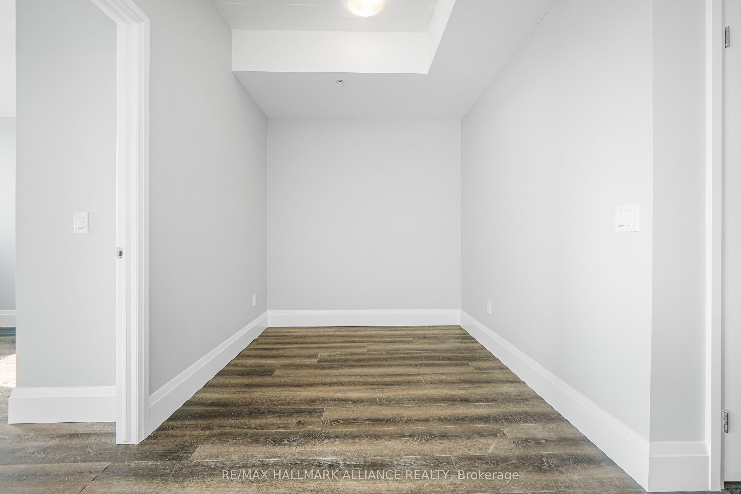 108 Garment Street 1406 Property Photo 7