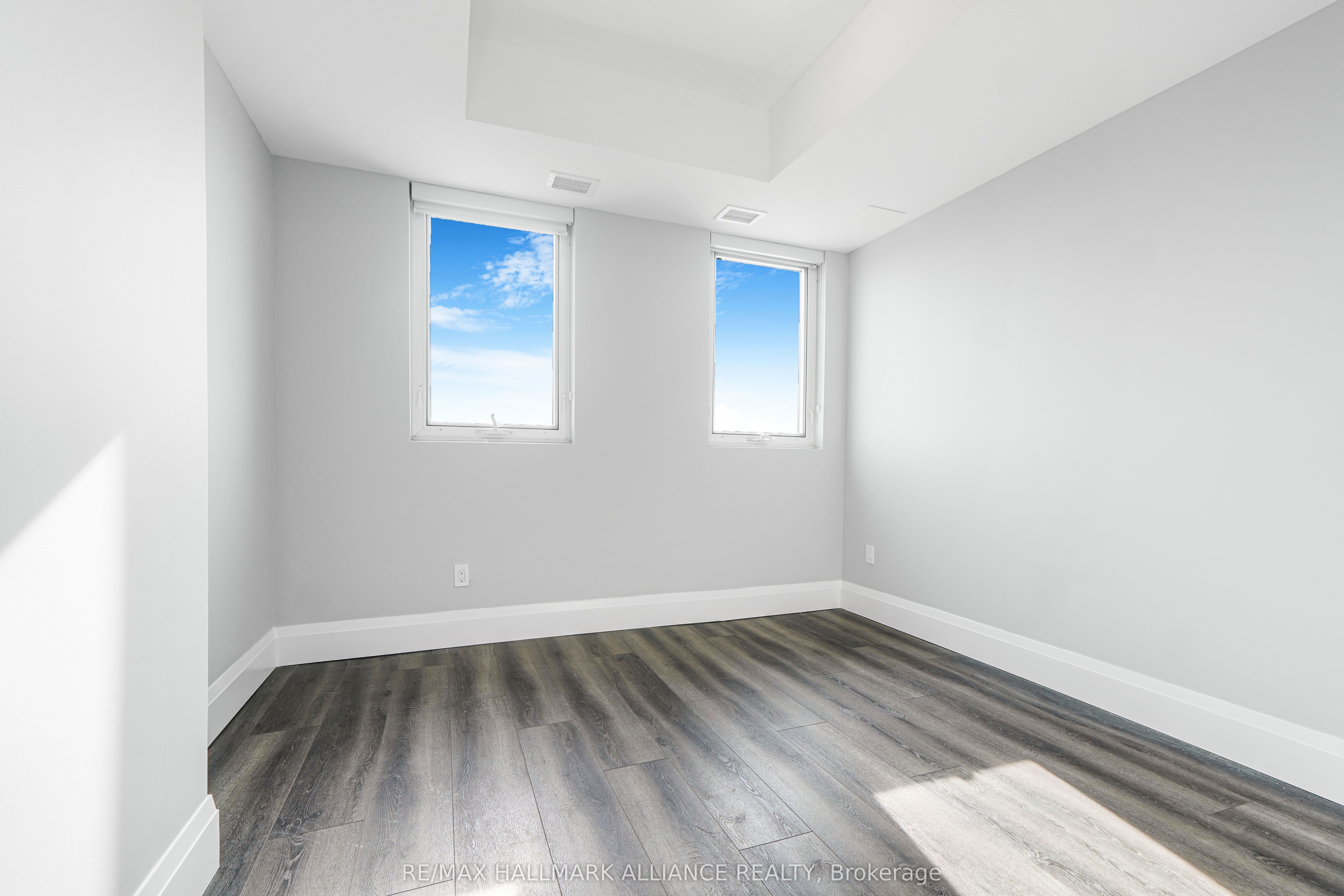 108 Garment Street 1406 Property Photo 9