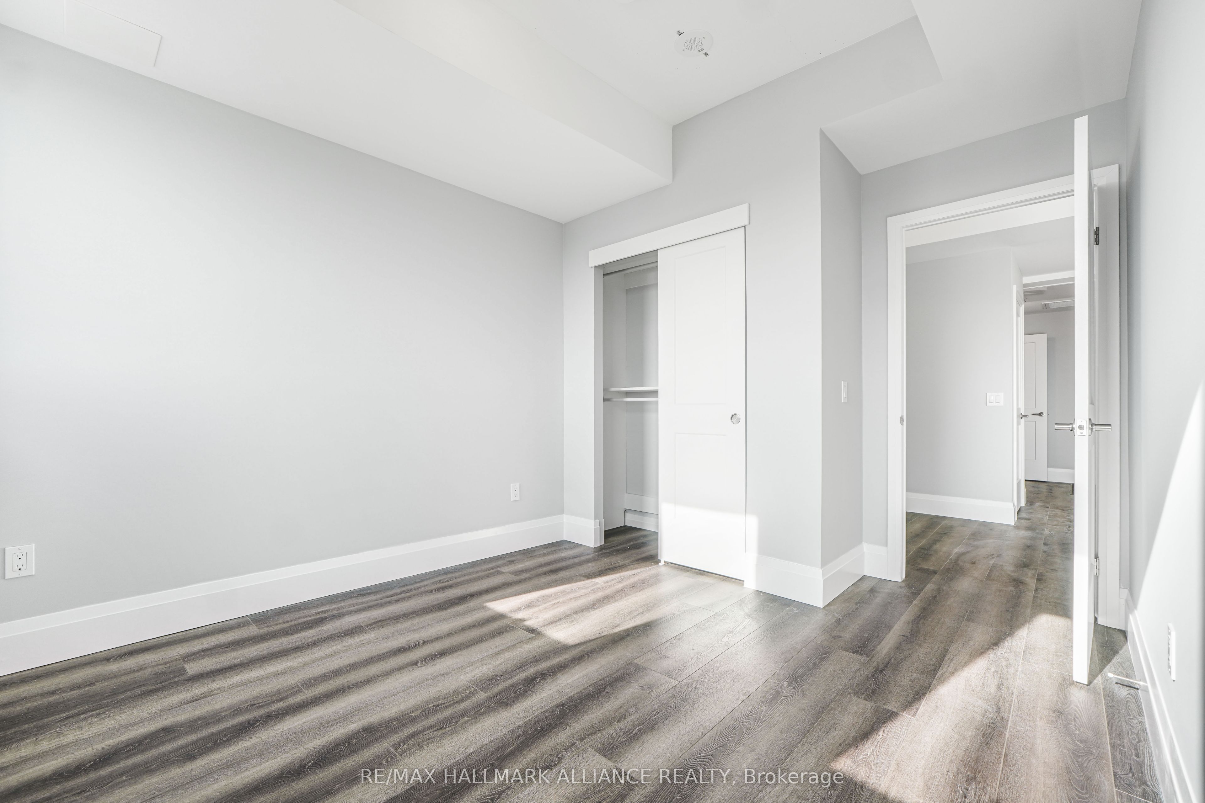 108 Garment Street 1406 Property Photo 10
