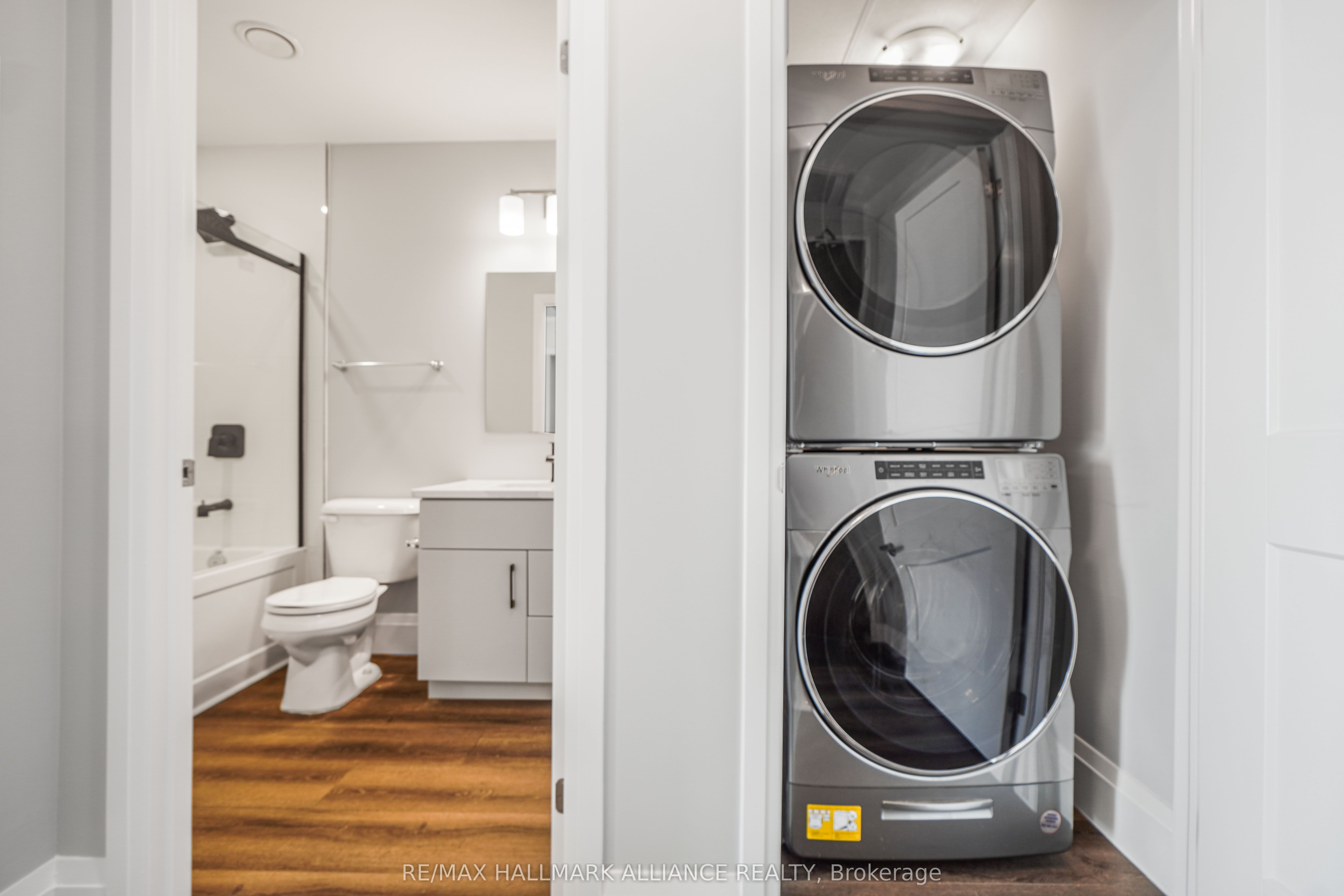 108 Garment Street 1406 Property Photo 12