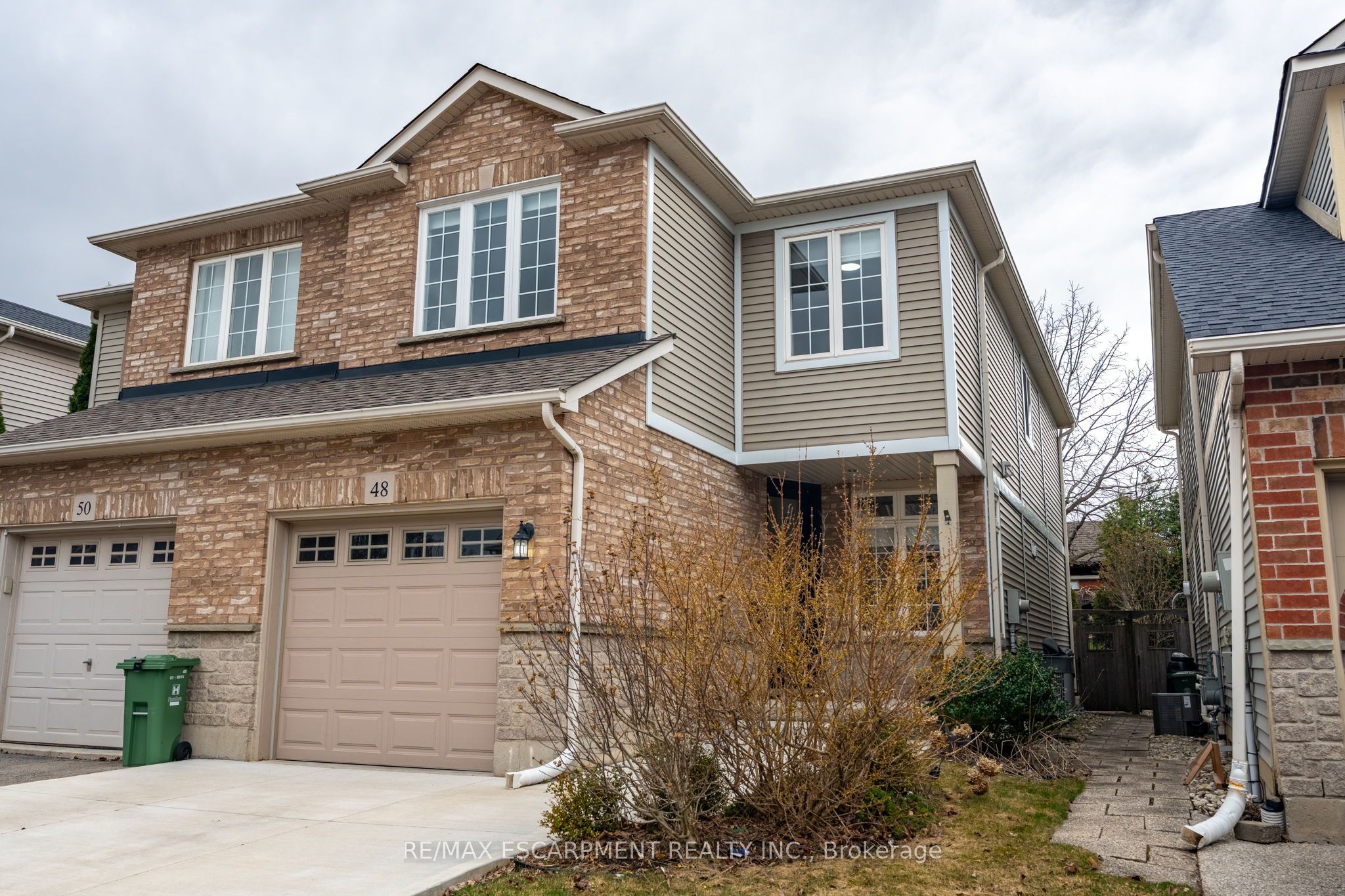 48 Goldenview Court Property Photo 2