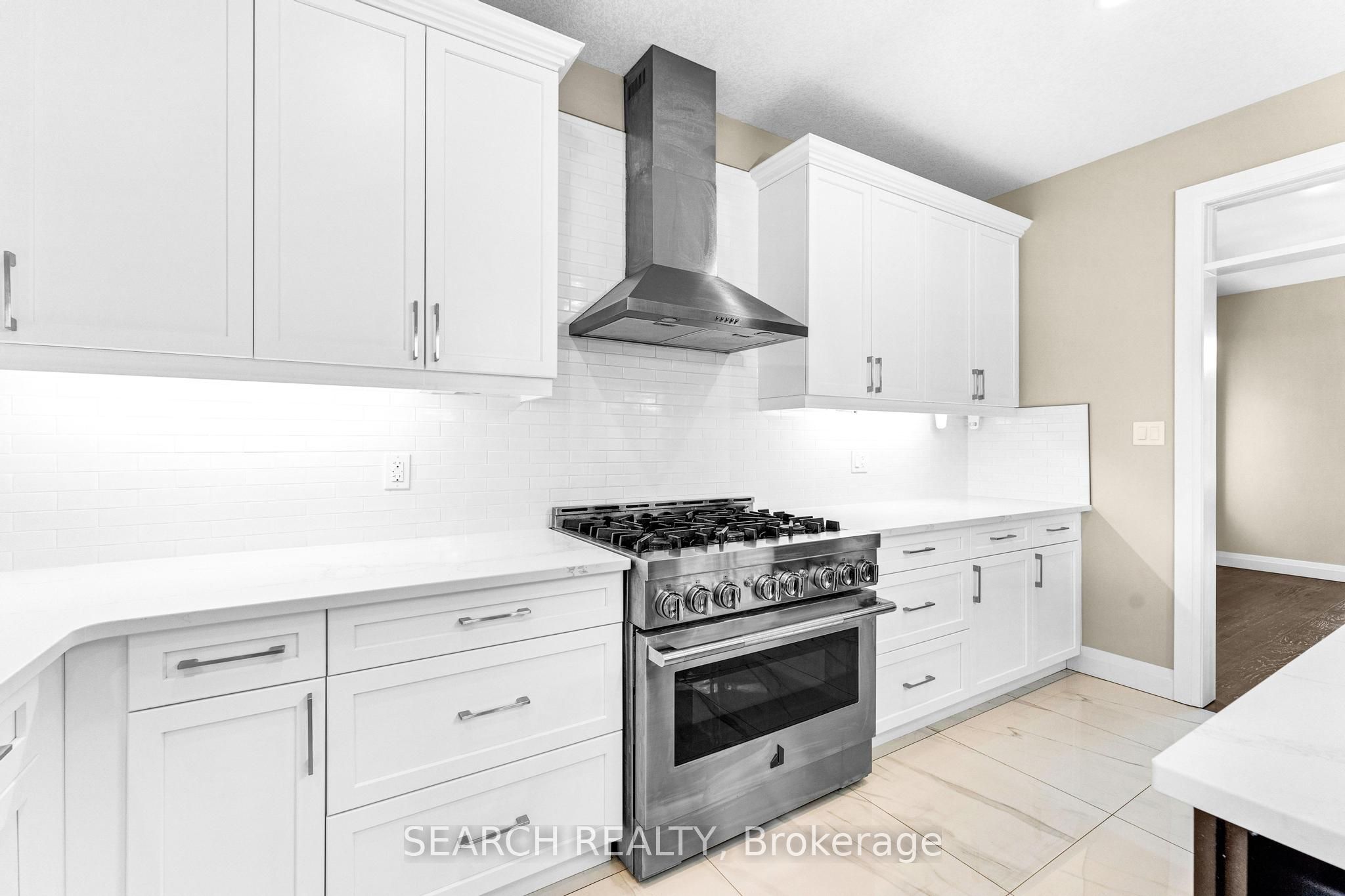 204 Boardwalk Way Property Photo 8