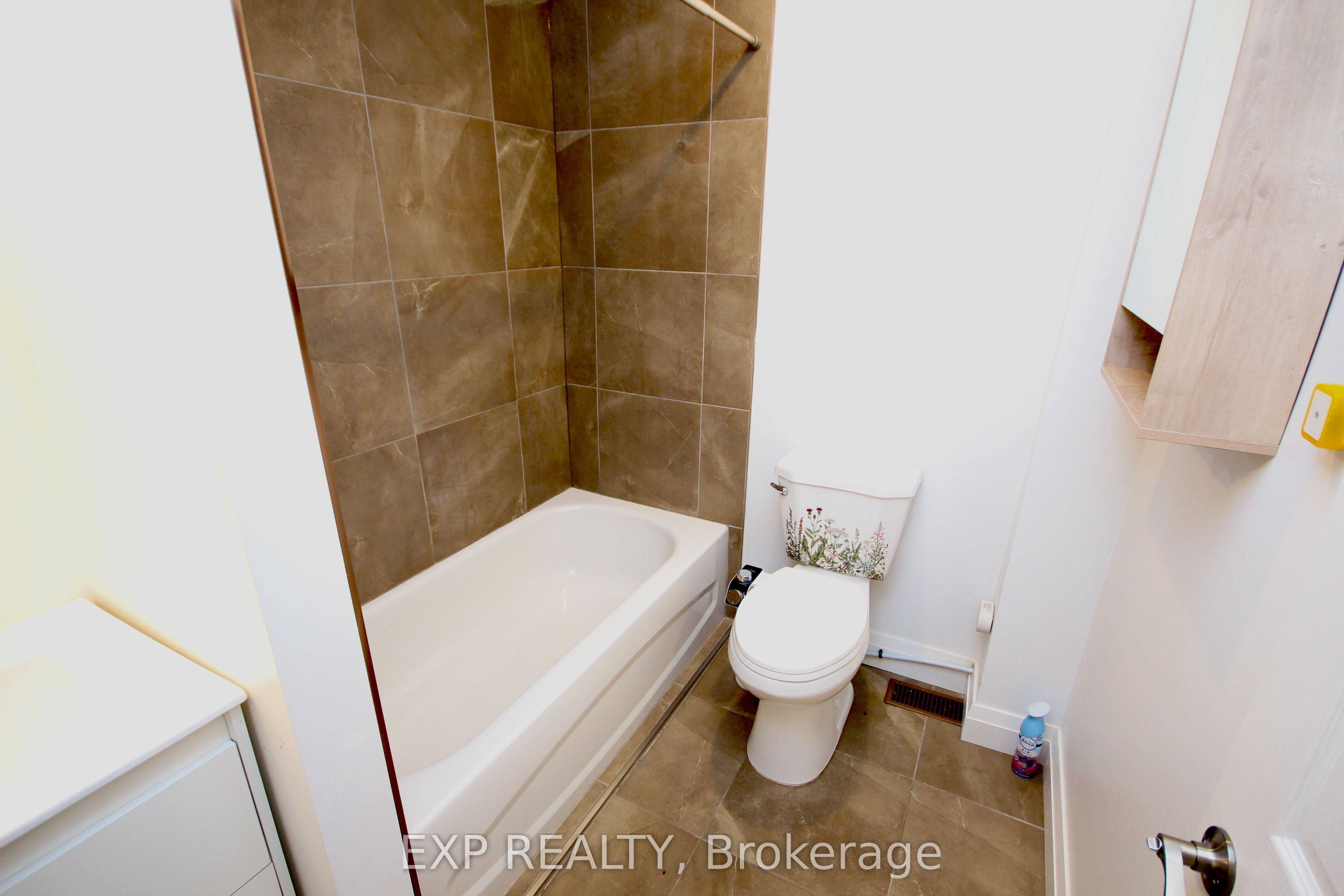 3 Bergin Street E B Property Photo 5