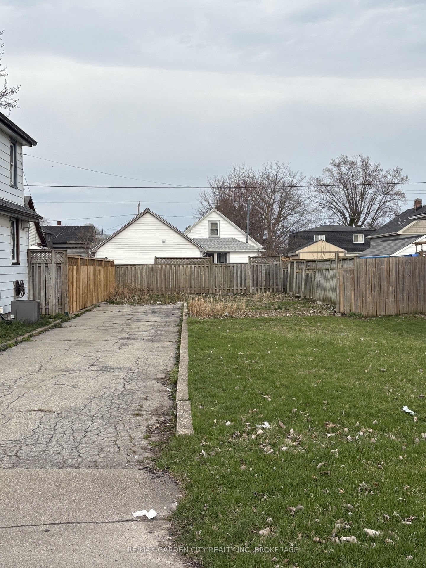64 Knoll Street Property Photo 1