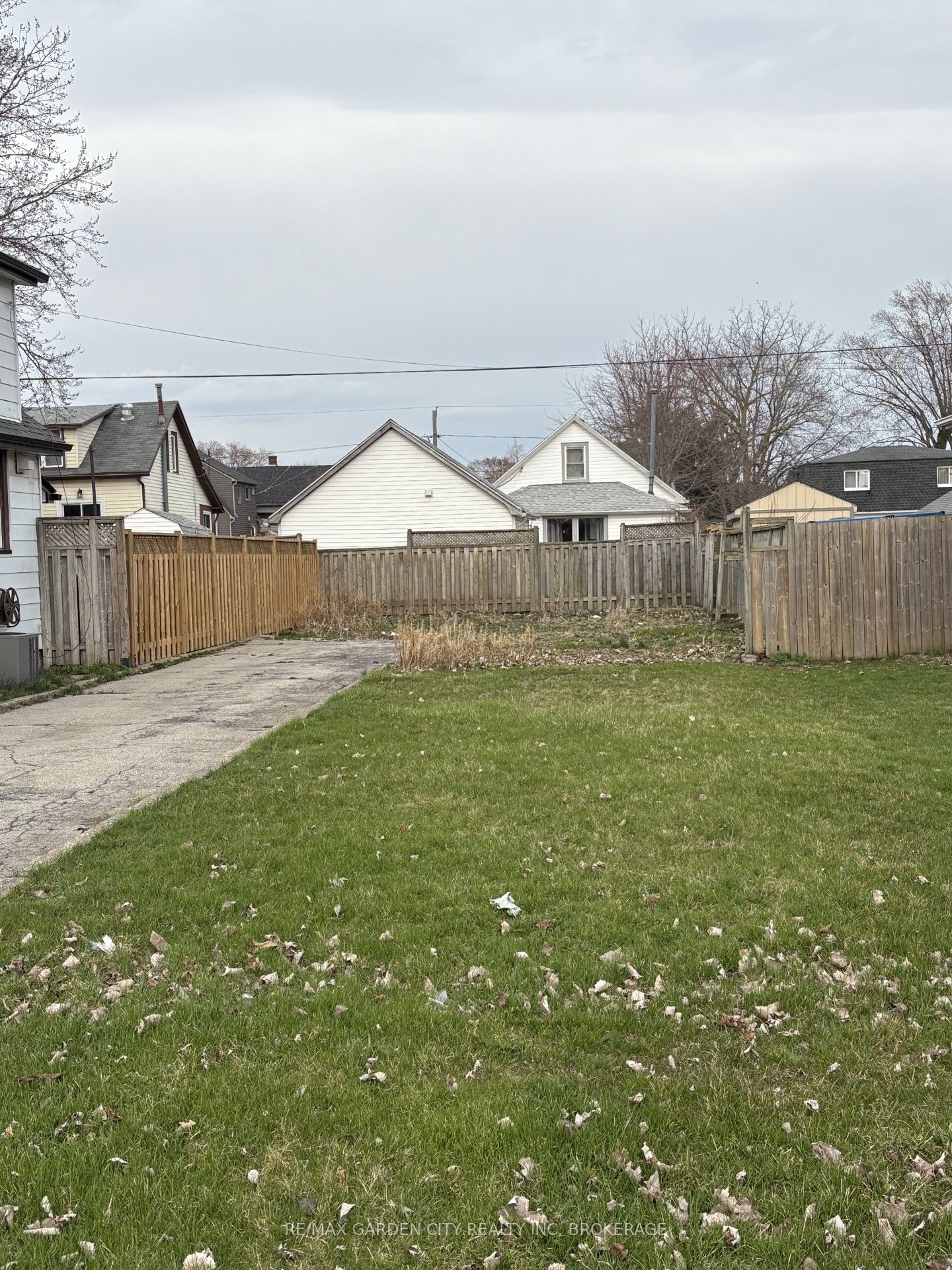 64 Knoll Street Property Photo 2