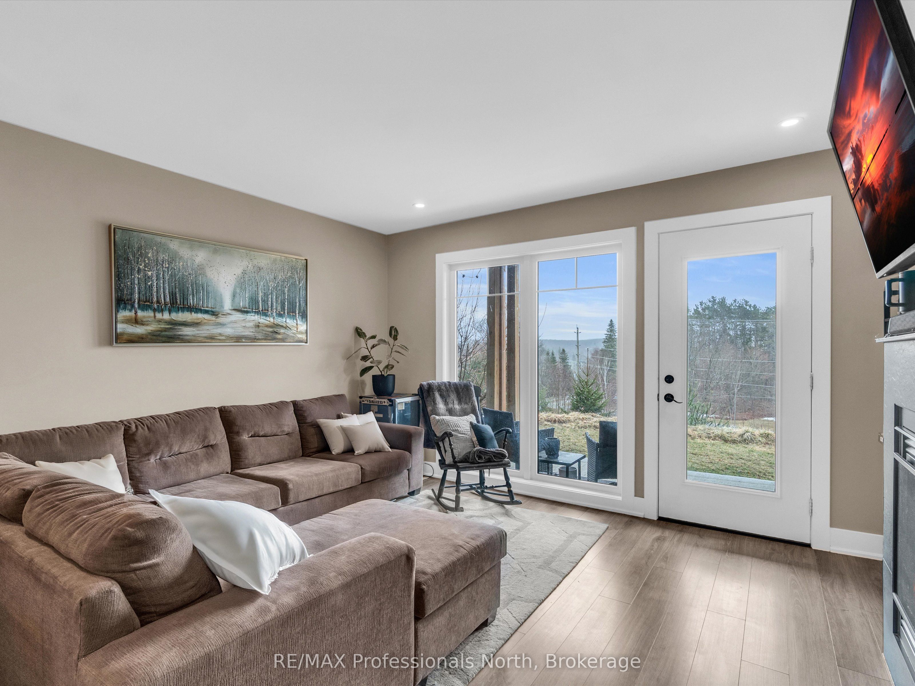 #102 - 4 Treetops Lane Property Photo