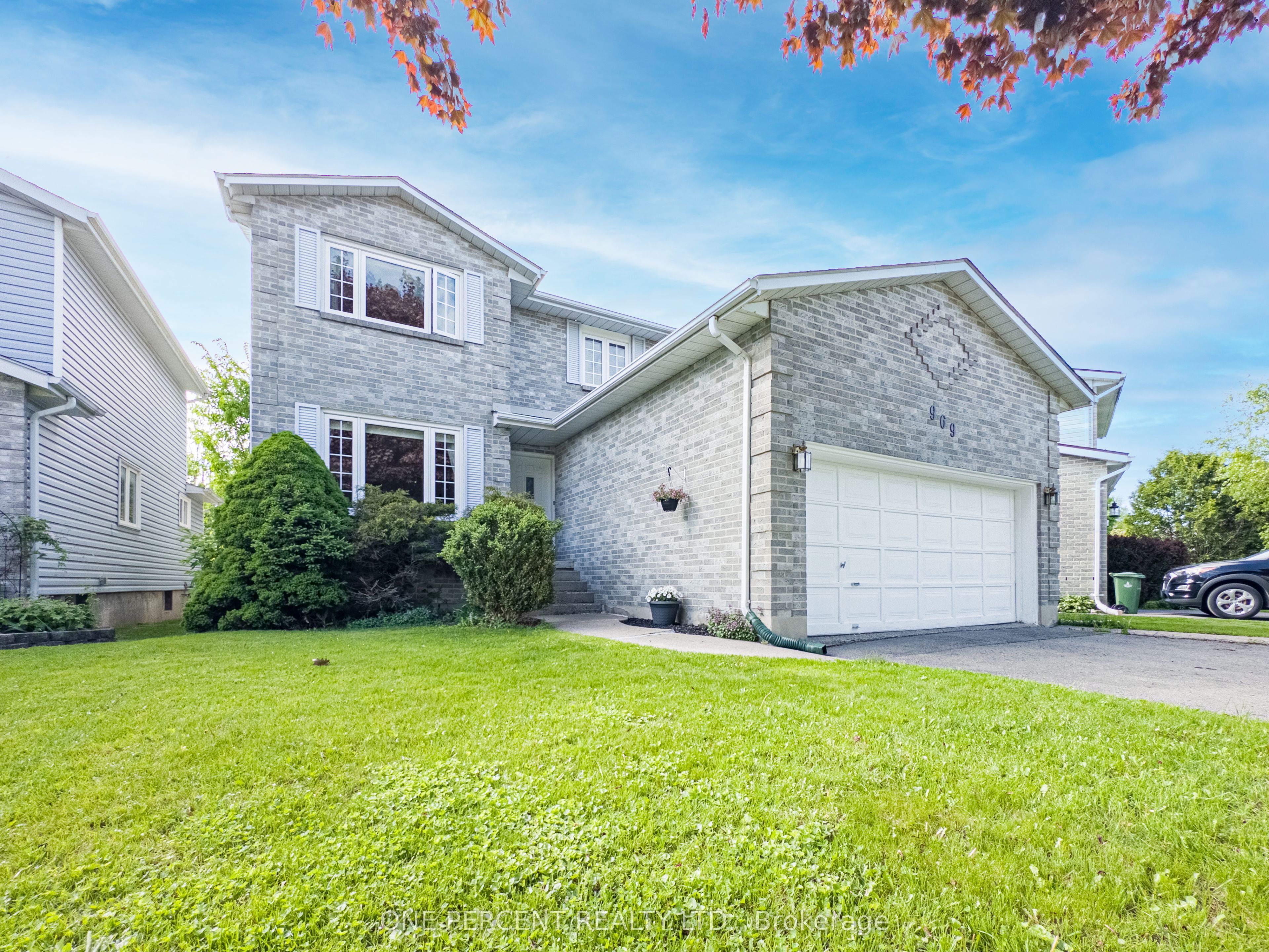 969 Lynwood Dr Property Photo 1