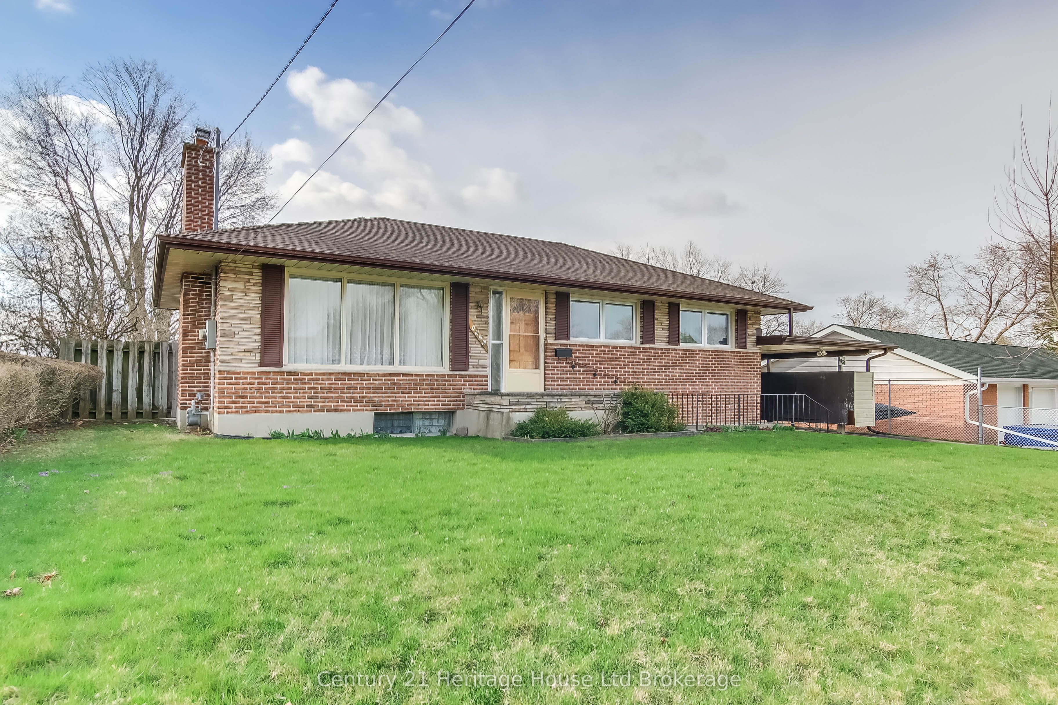 1030 Elora Road Property Photo